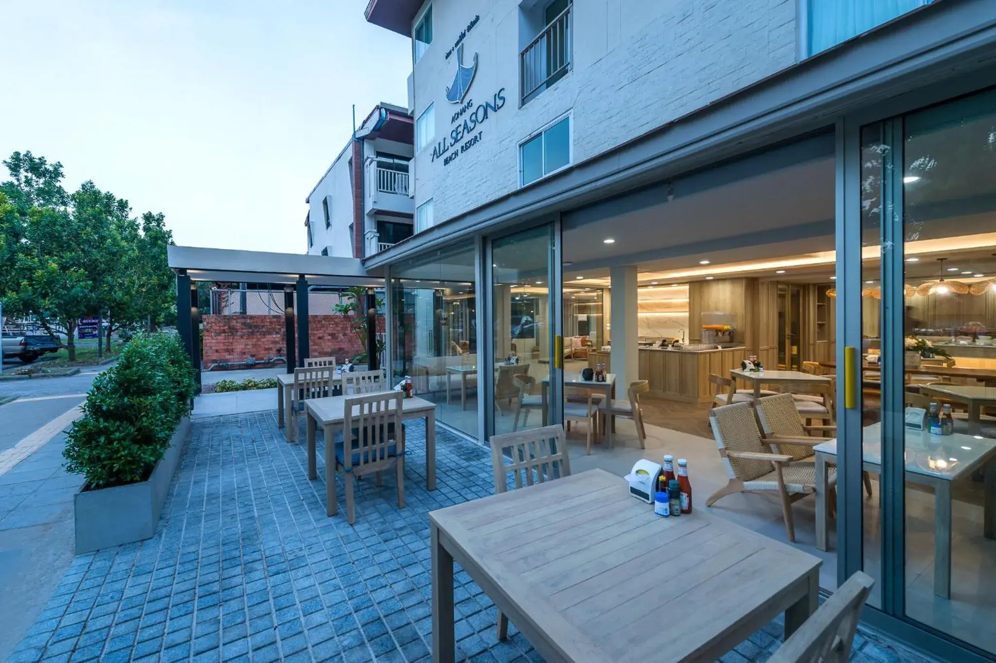 Restaurant/places to eat in Aonang All Seasons Beach Resort Restaurant/places to eat in Aonang All Seasons Beach Resort