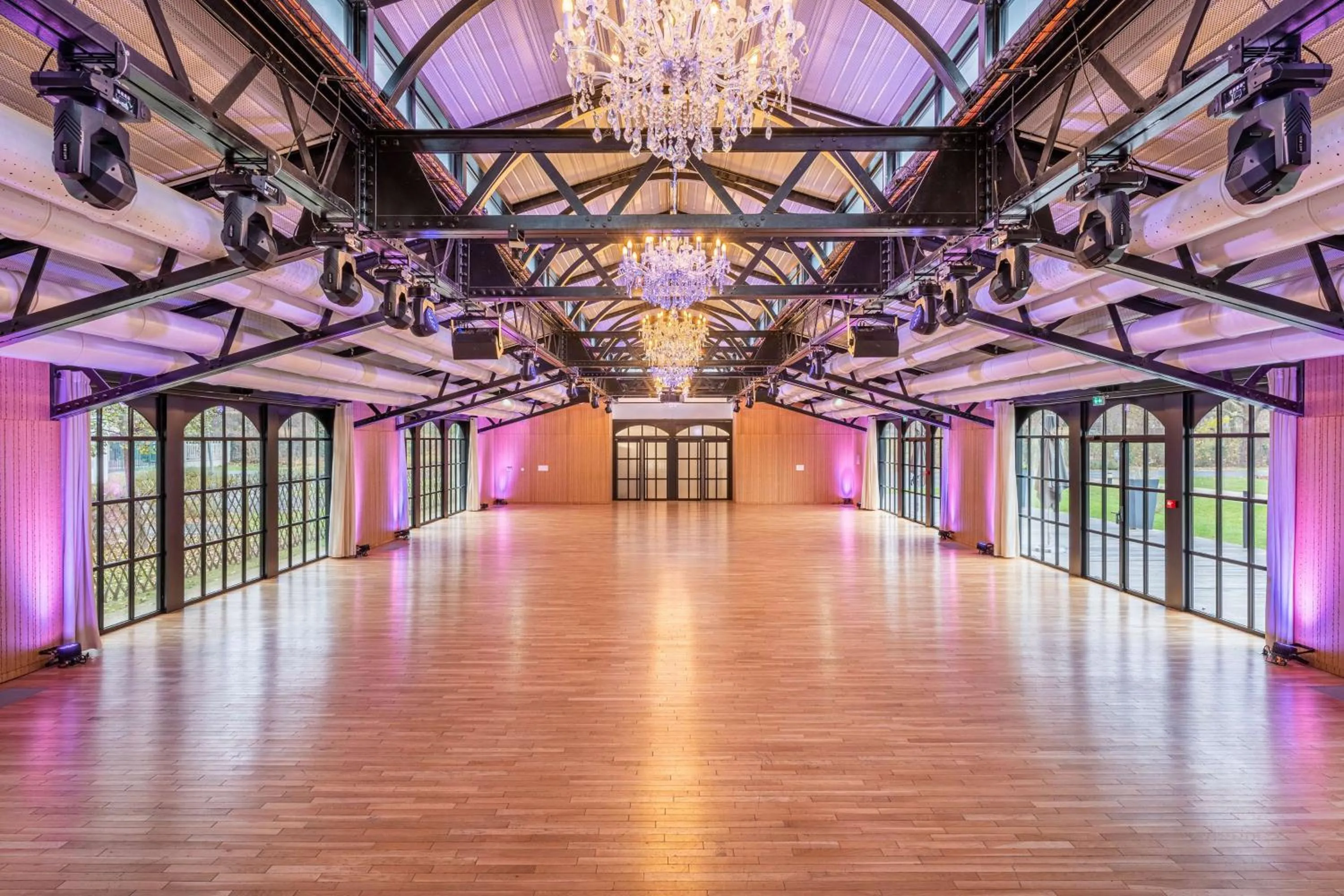 wedding in Le Relais de La Malmaison, a member of Radisson Individuals