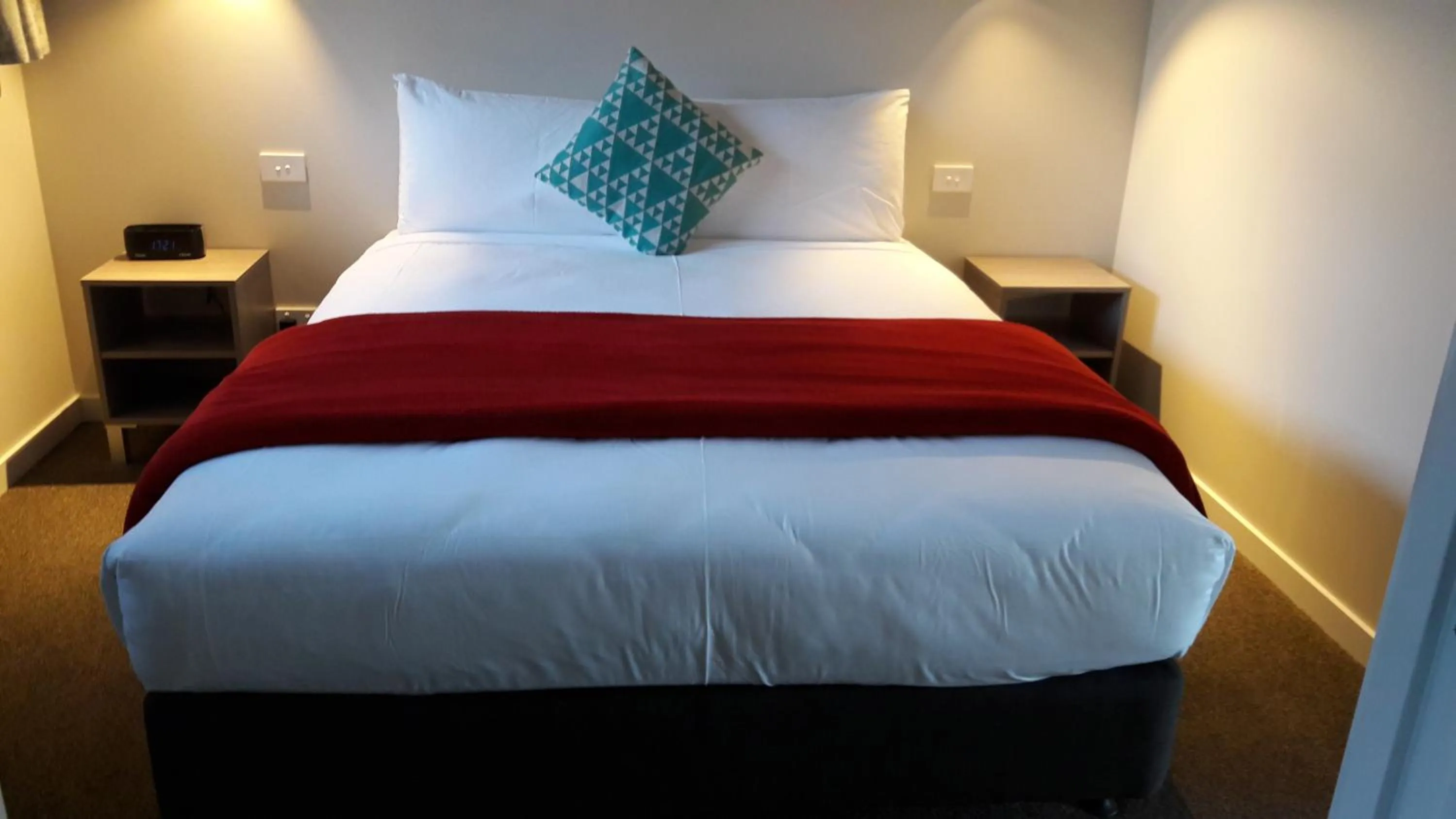 Bed in Edgewater Motel