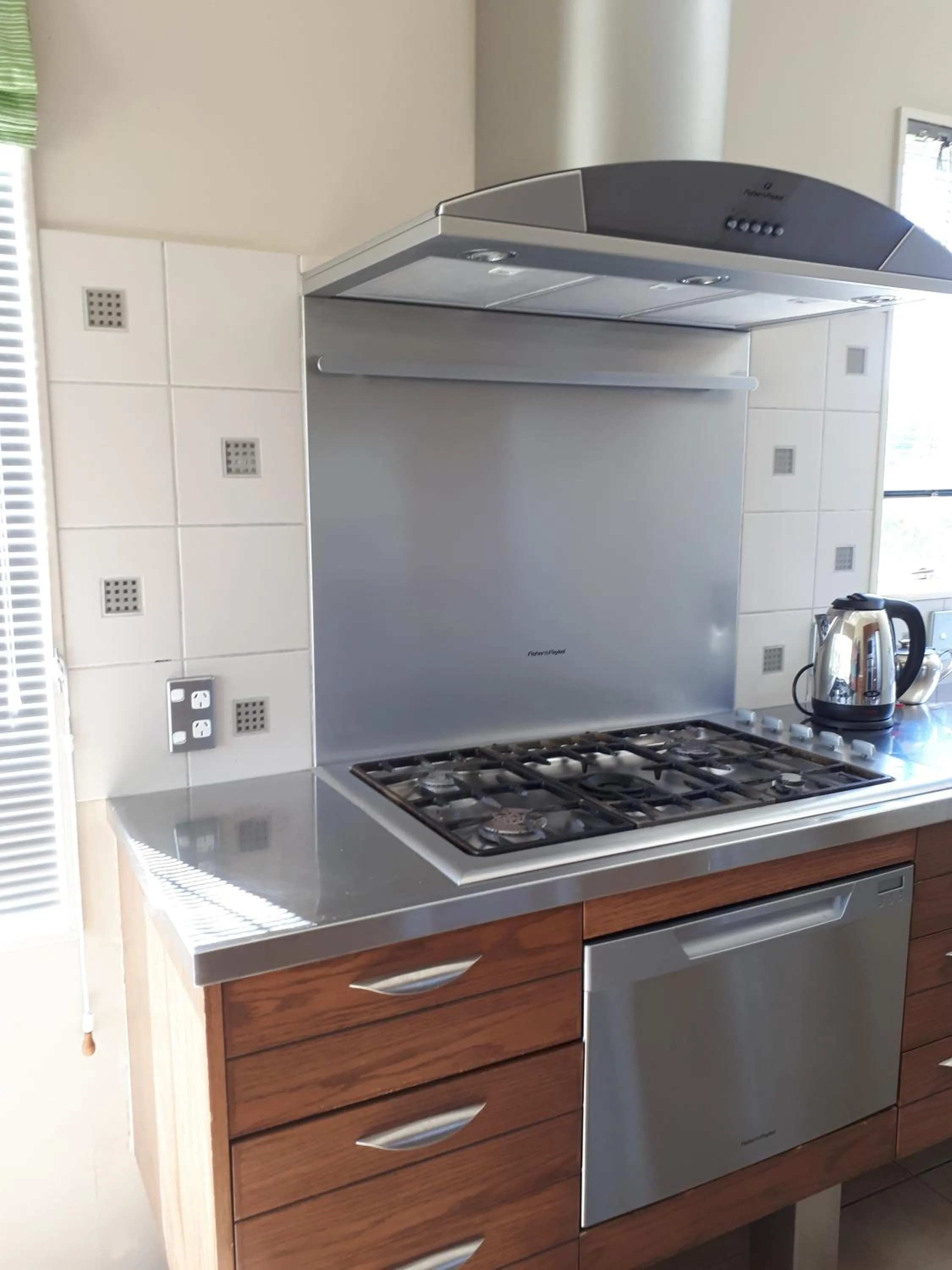 Kitchen or kitchenette in Edgewater Motel