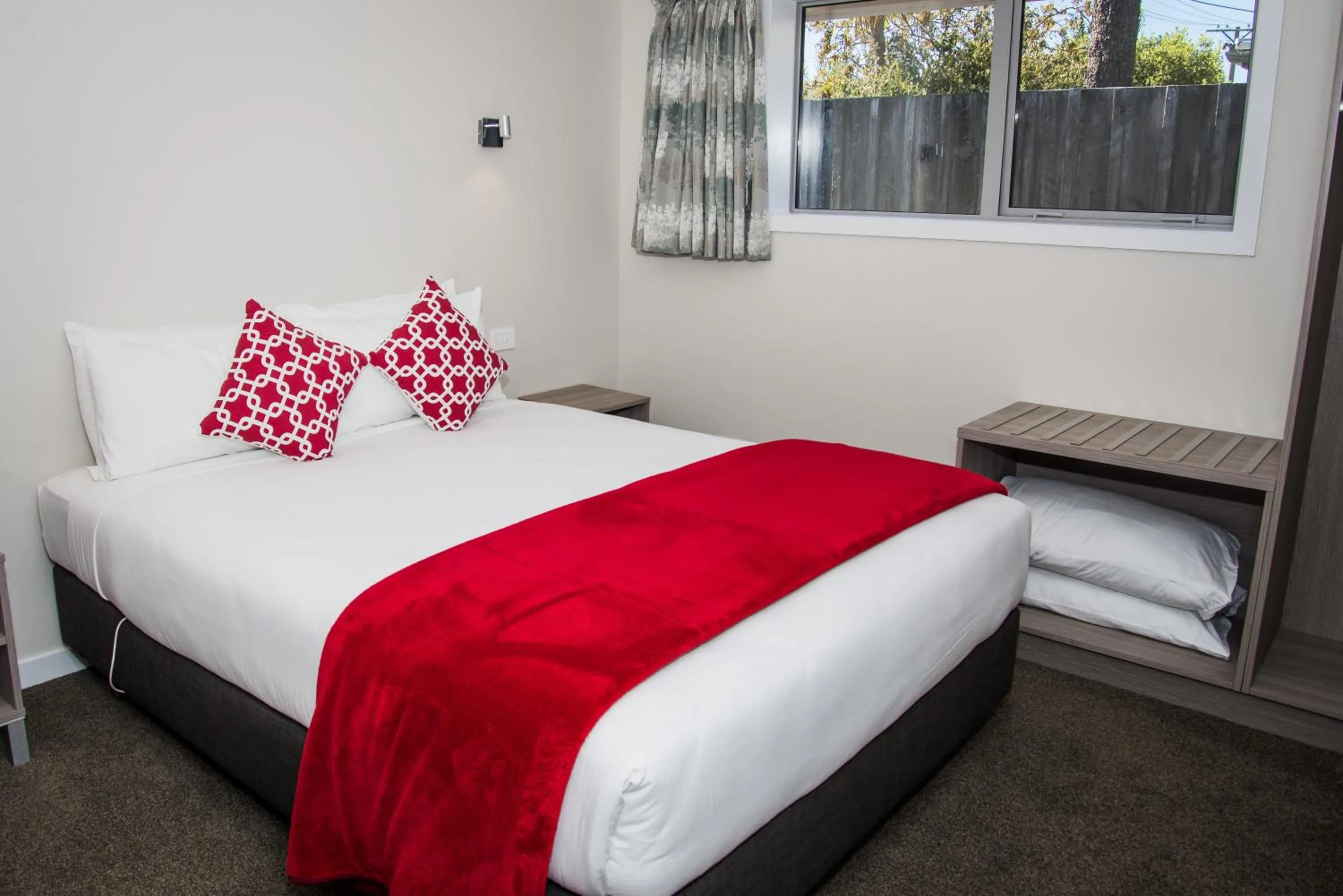 Bed in Edgewater Motel