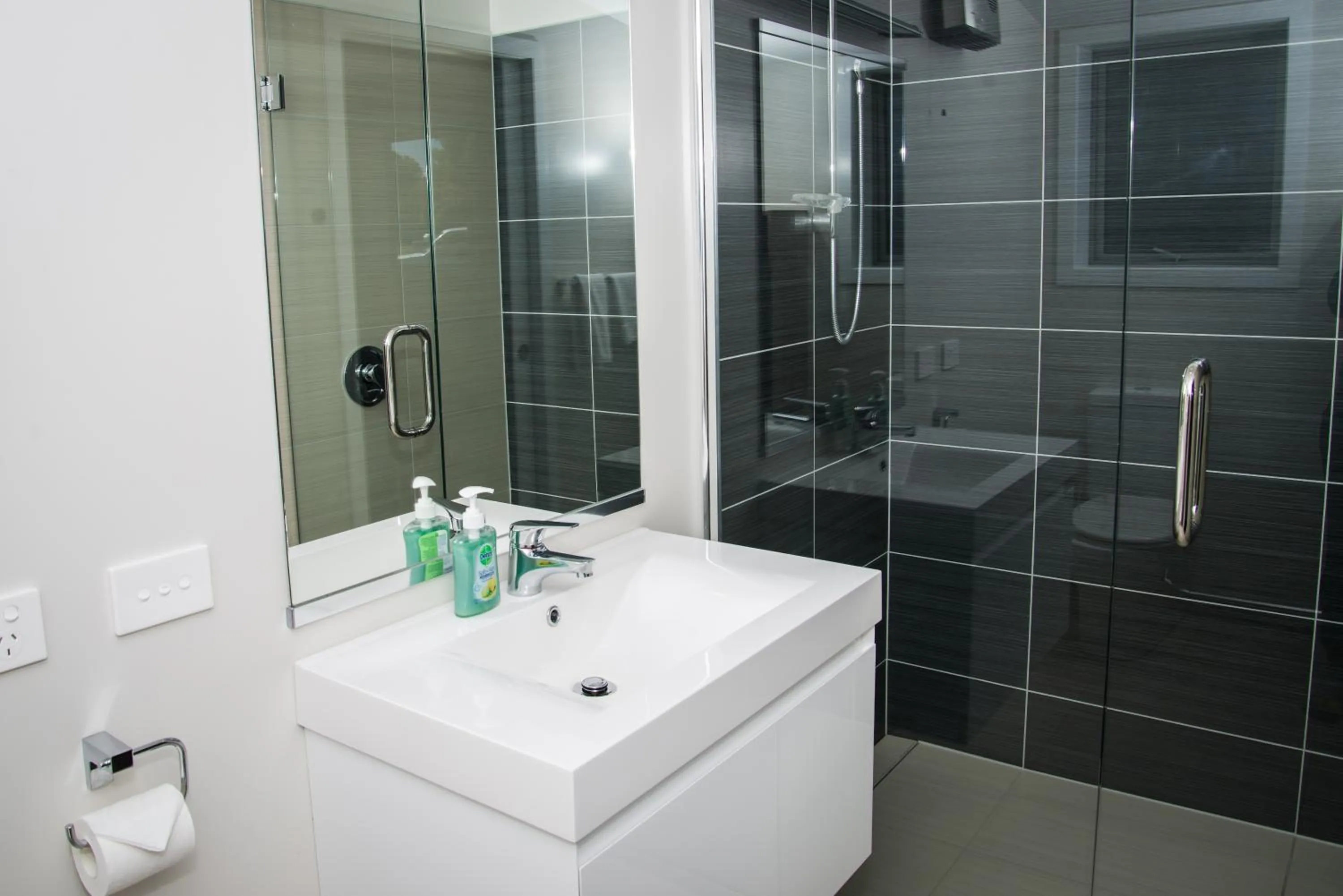 Bathroom in Edgewater Motel