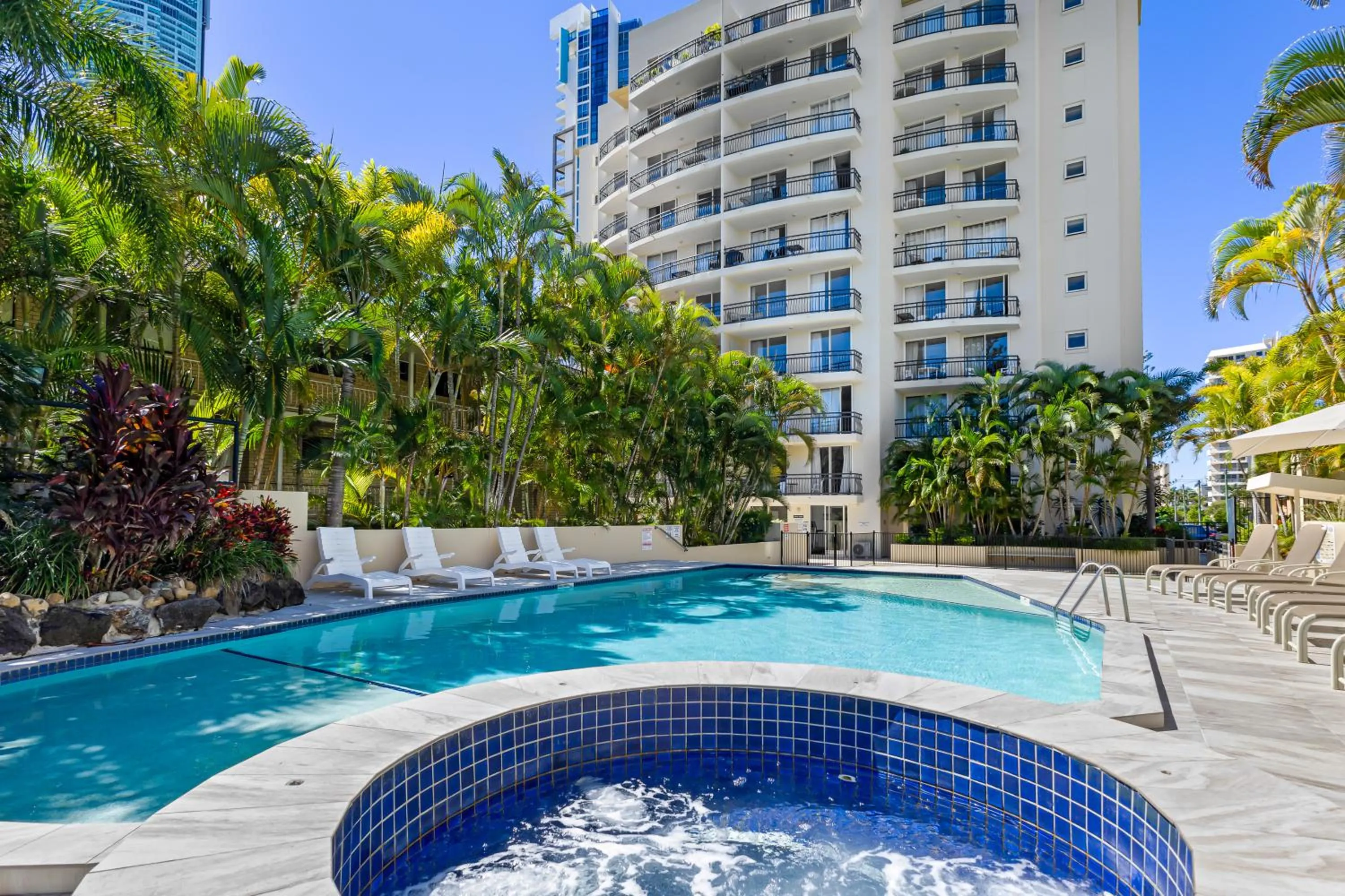 Property building in Palazzo Colonnades