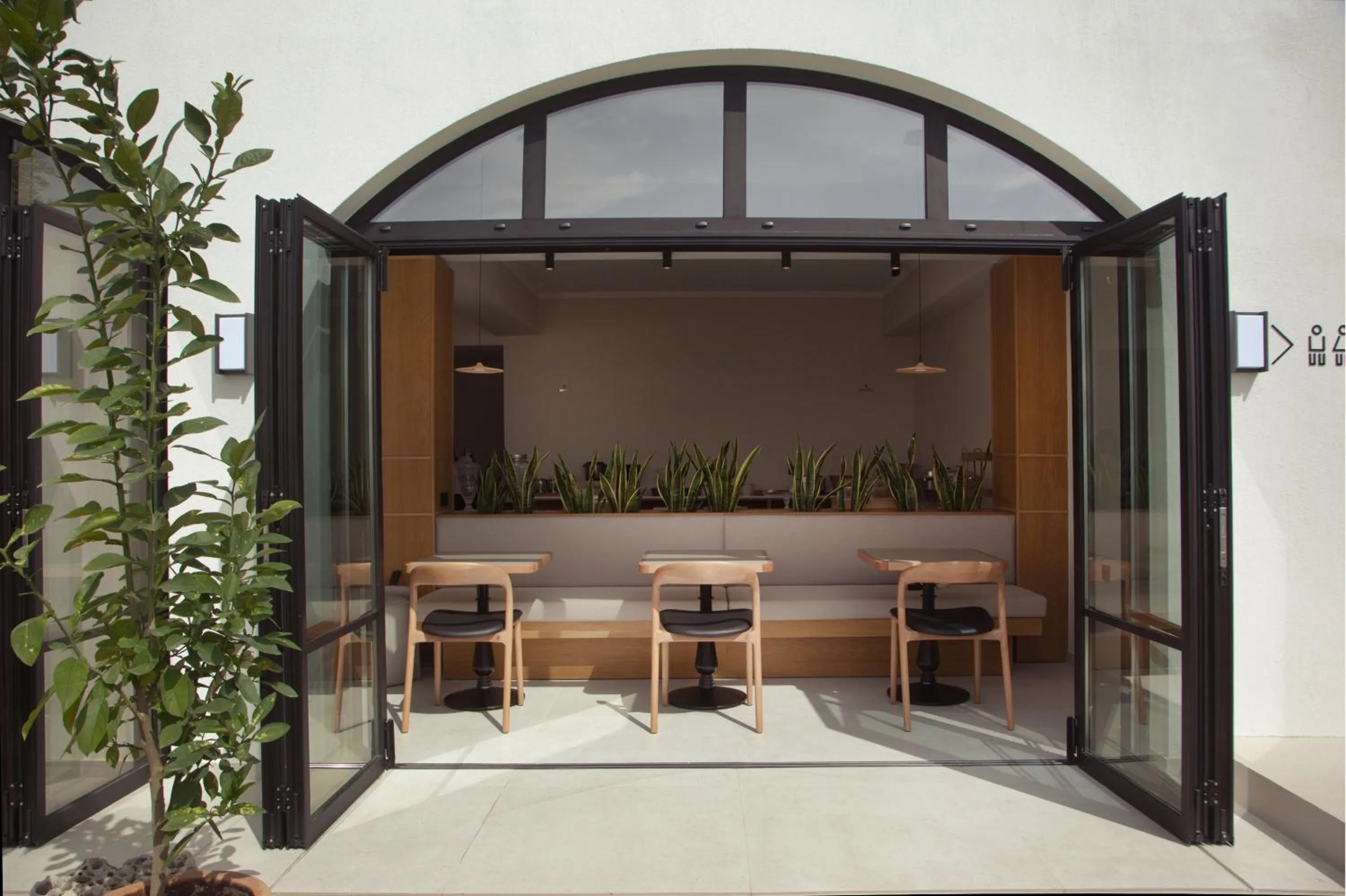 Restaurant/places to eat in Akti Hotel Kavala