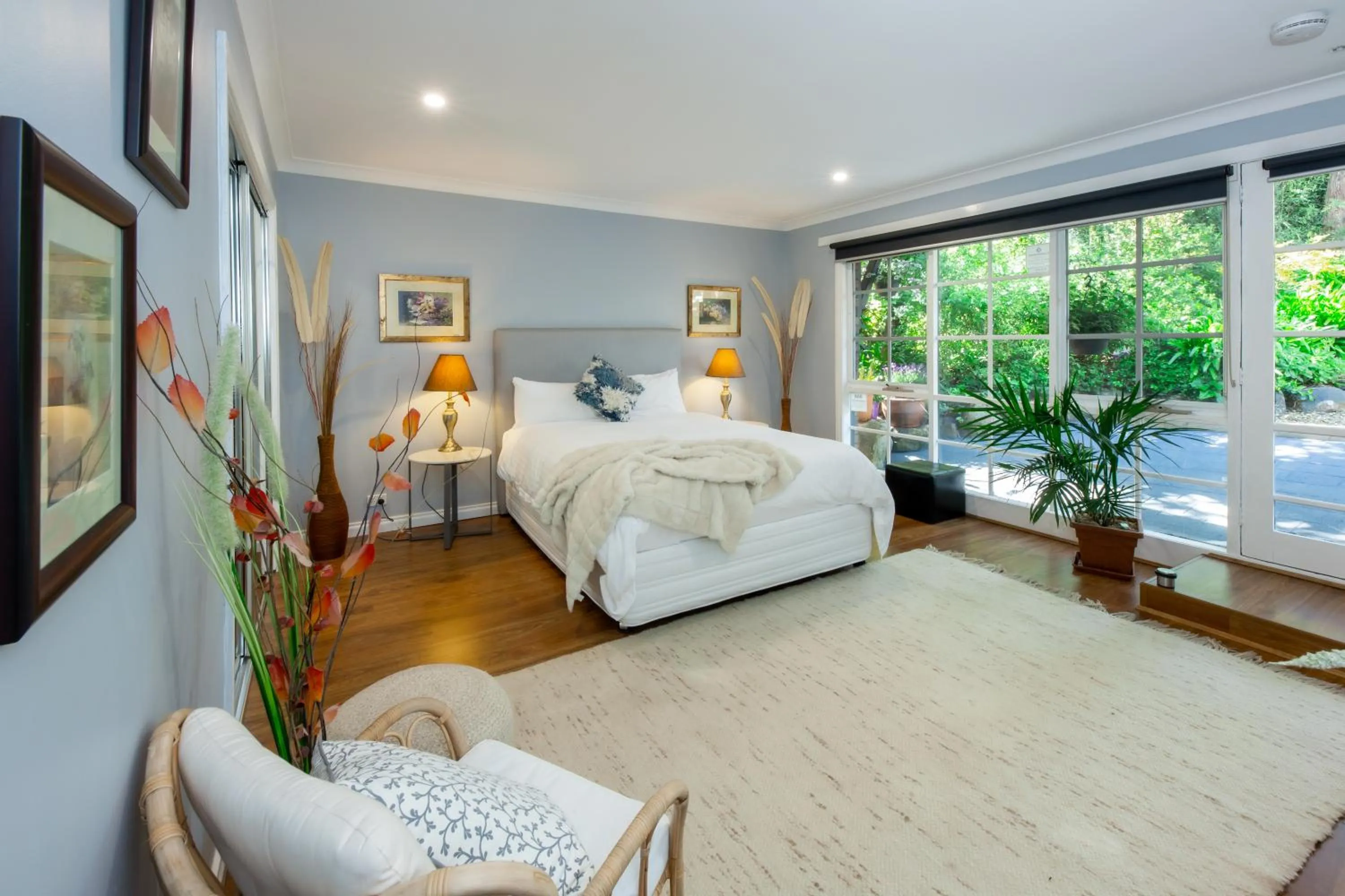 Bedroom, Bed in Holly Lodge