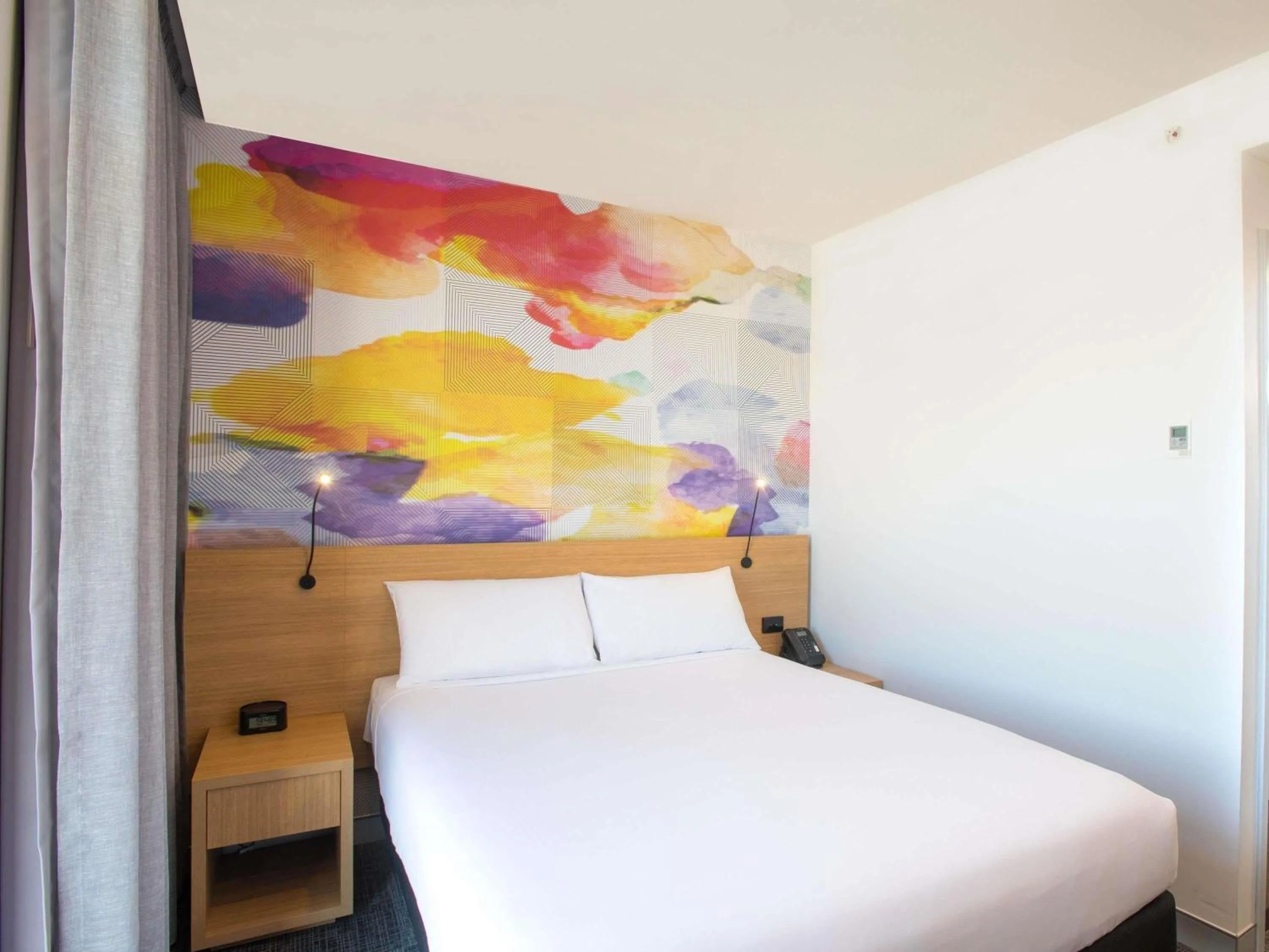 Bedroom, Bed in Ibis Styles Hobart