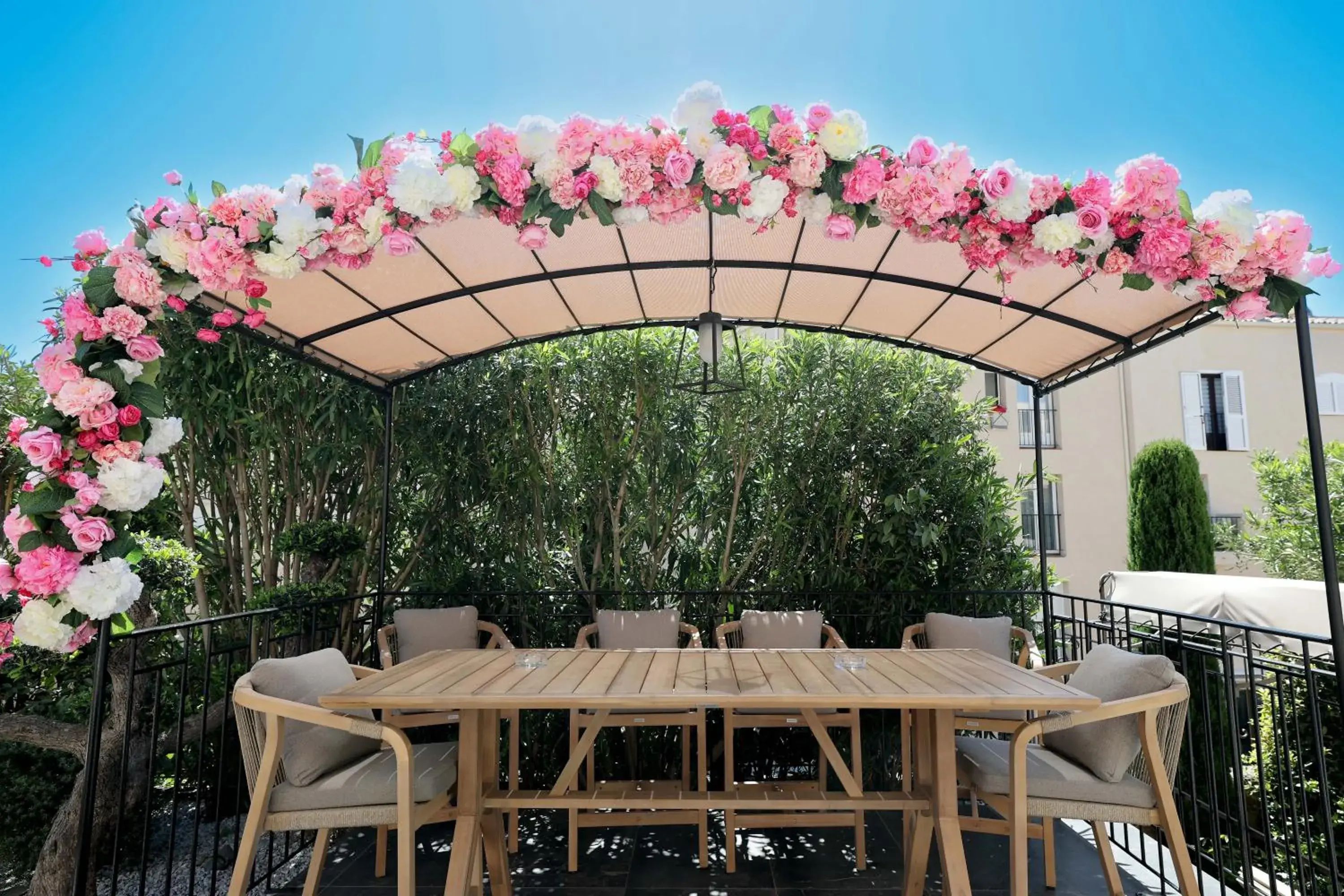 Property building in Hôtel L'Abbaye Property building in Hôtel L'Abbaye