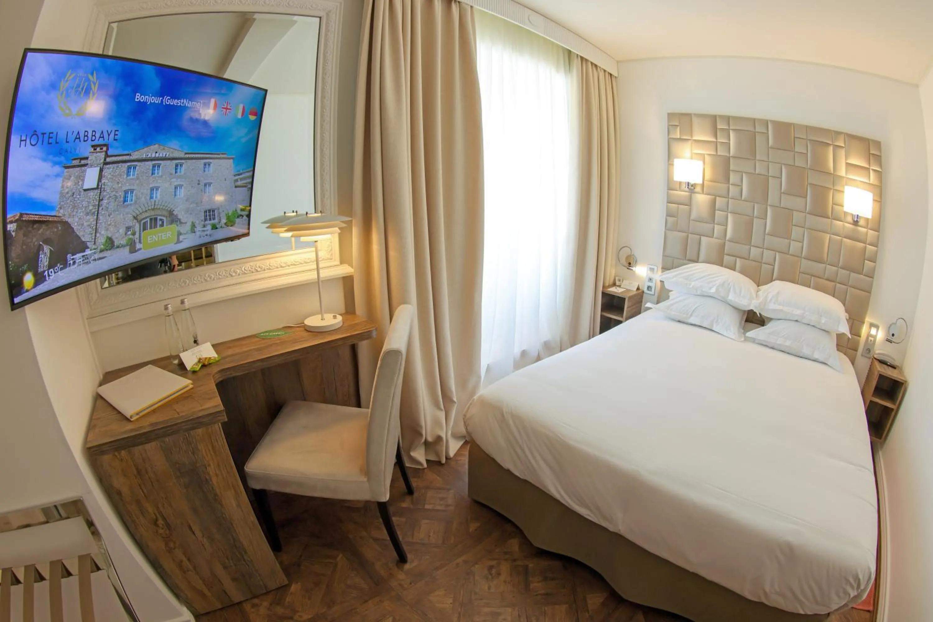 Bedroom, Bed in Hôtel L'Abbaye