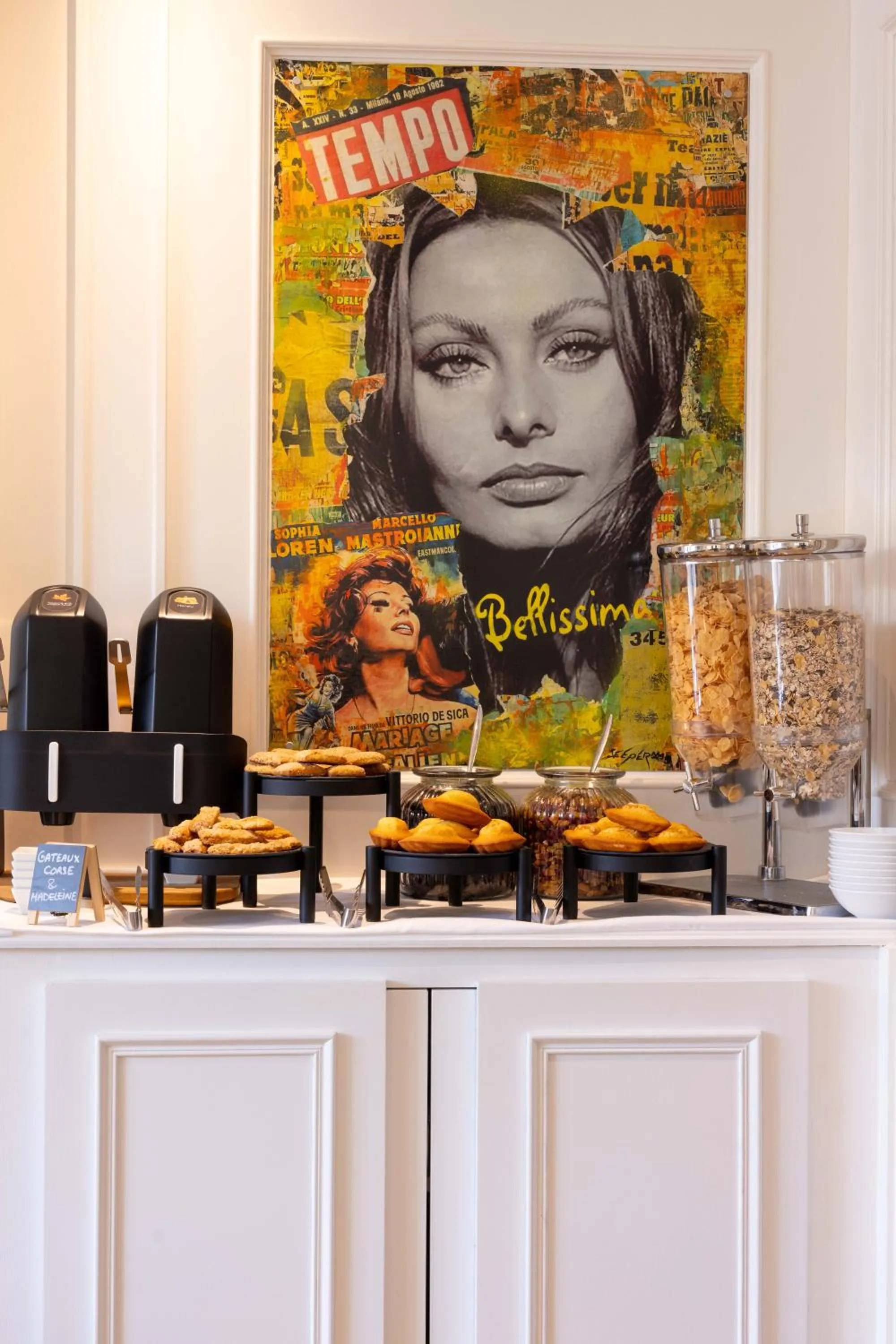 Breakfast in Hôtel L'Abbaye