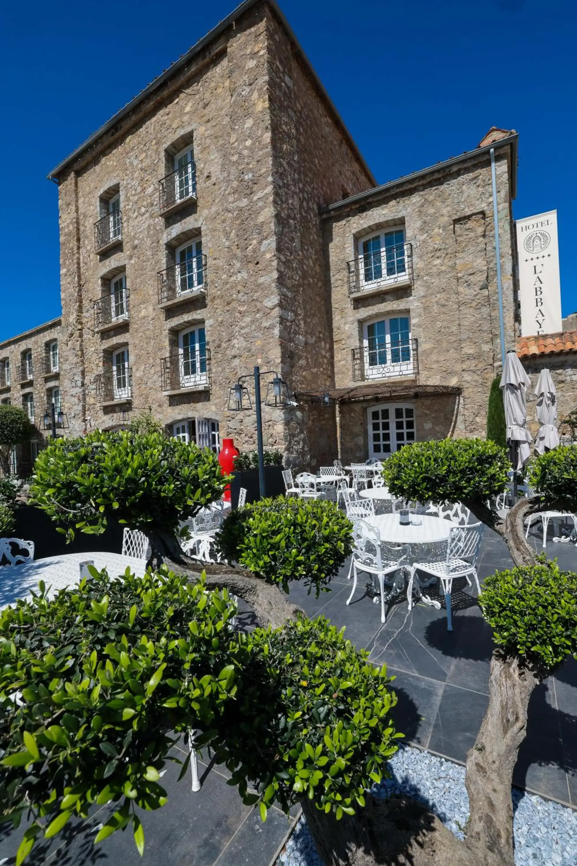 Property building in Hôtel L'Abbaye Property building in Hôtel L'Abbaye