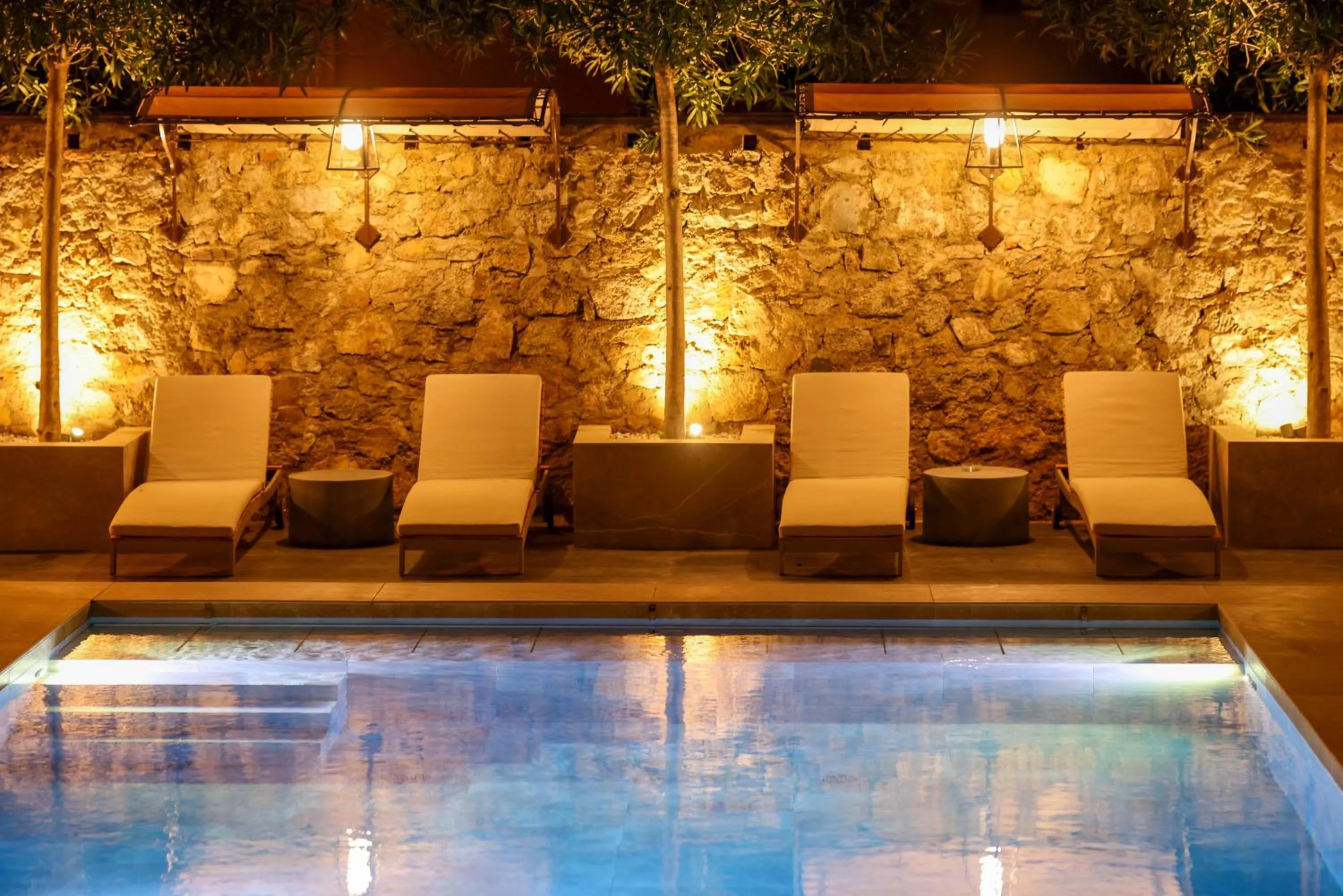 Swimming pool in Hôtel L'Abbaye