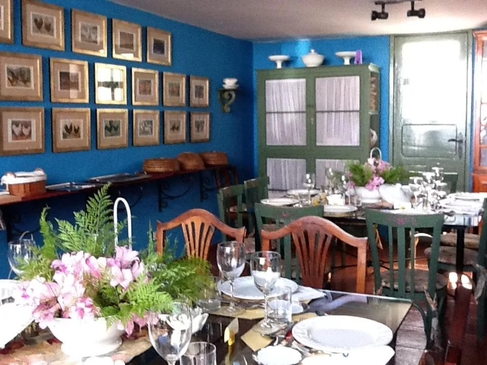 Restaurant/places to eat in Casa Rural Malpais Trece