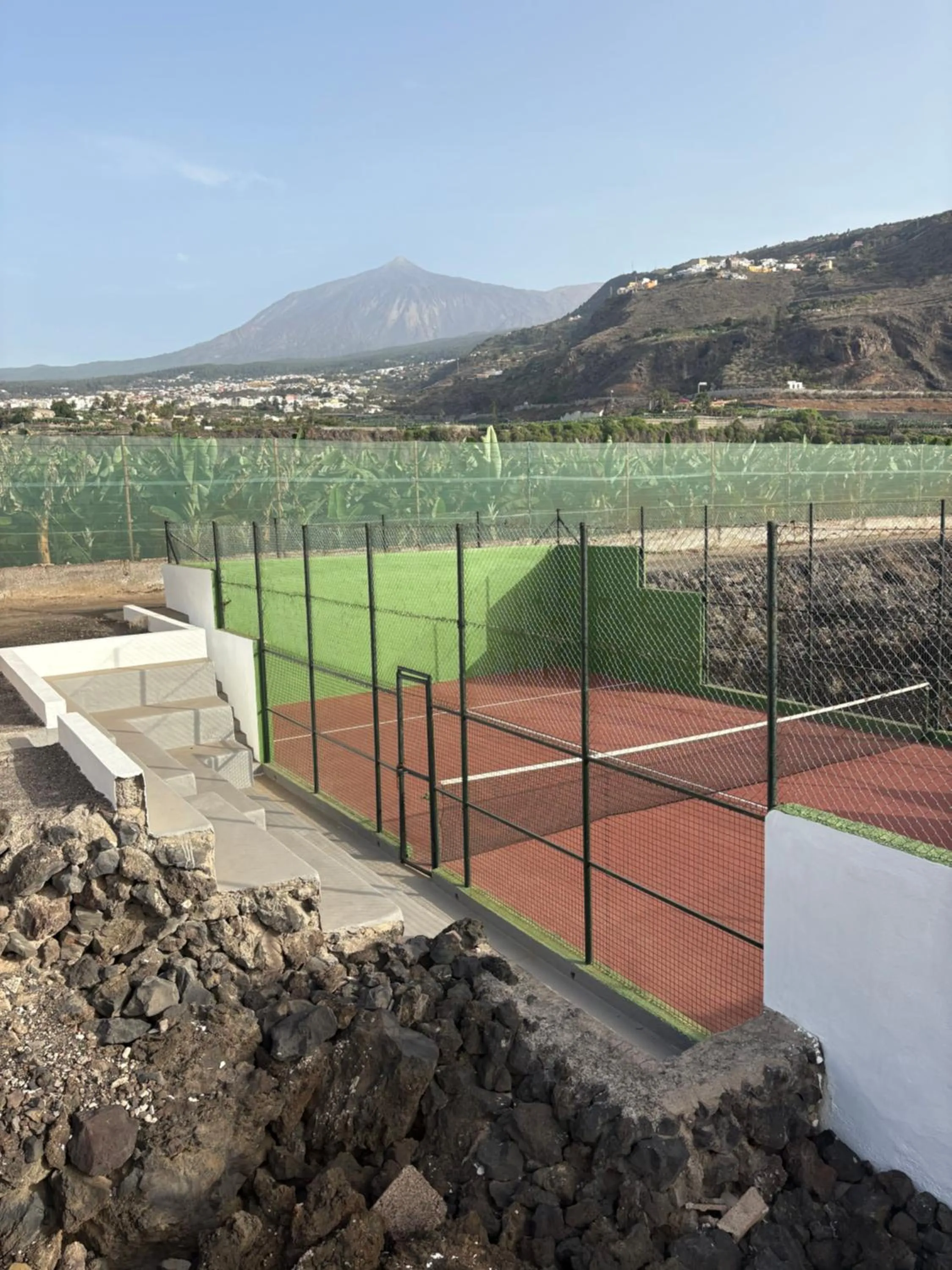 Tennis court in Casa Rural Malpais Trece