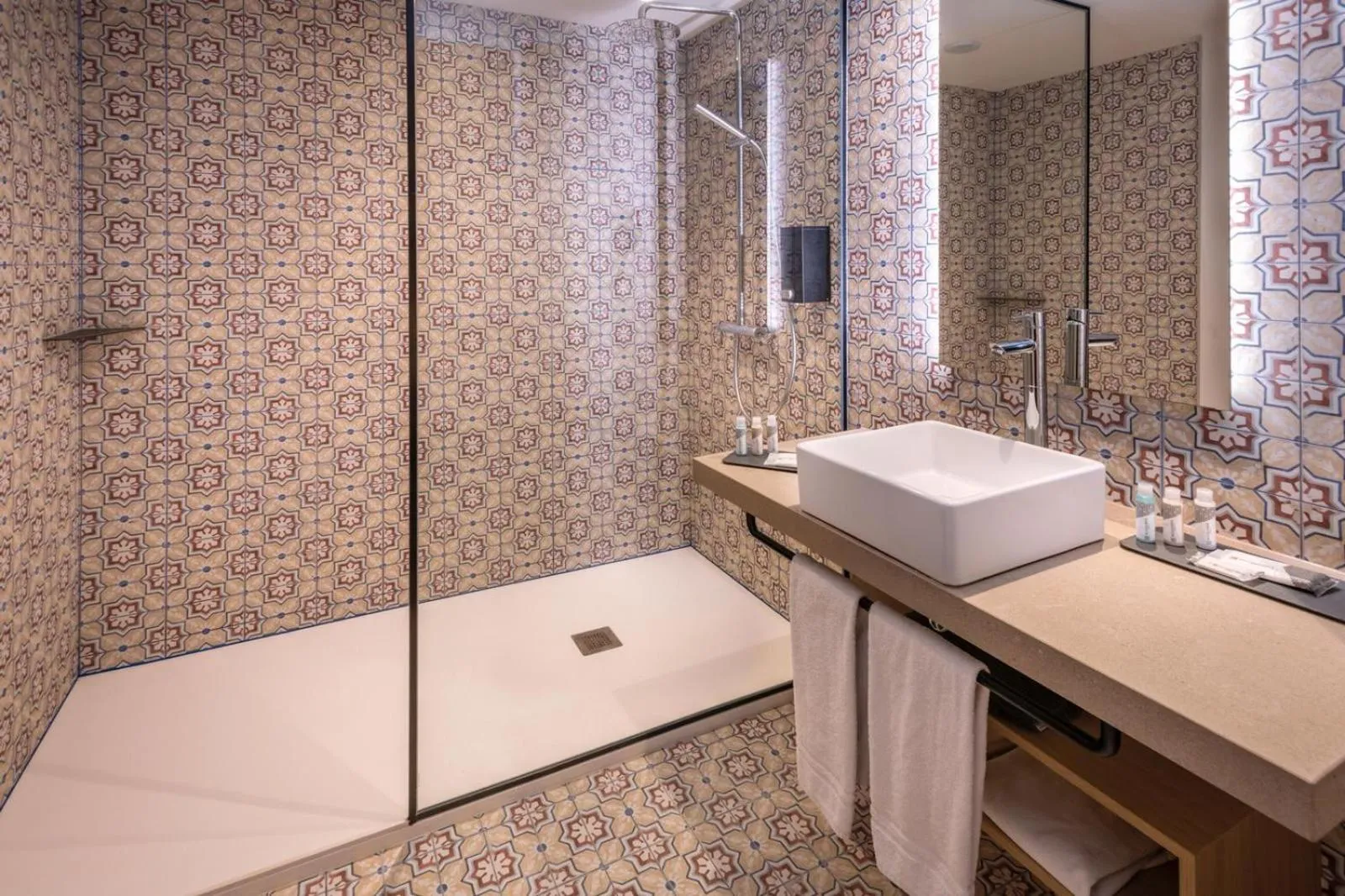 Bathroom in Hotel Alhambra