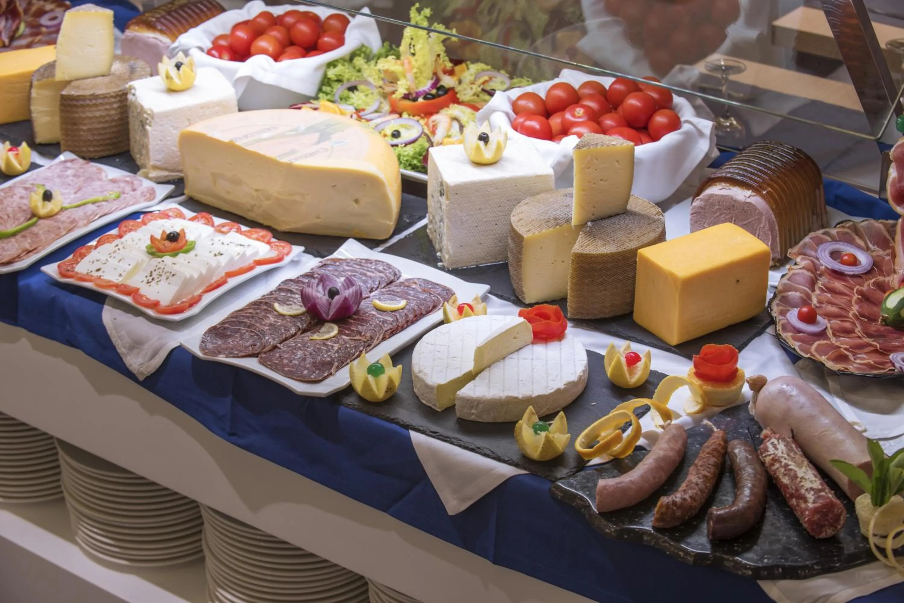 Restaurant/places to eat in Hotel Alhambra