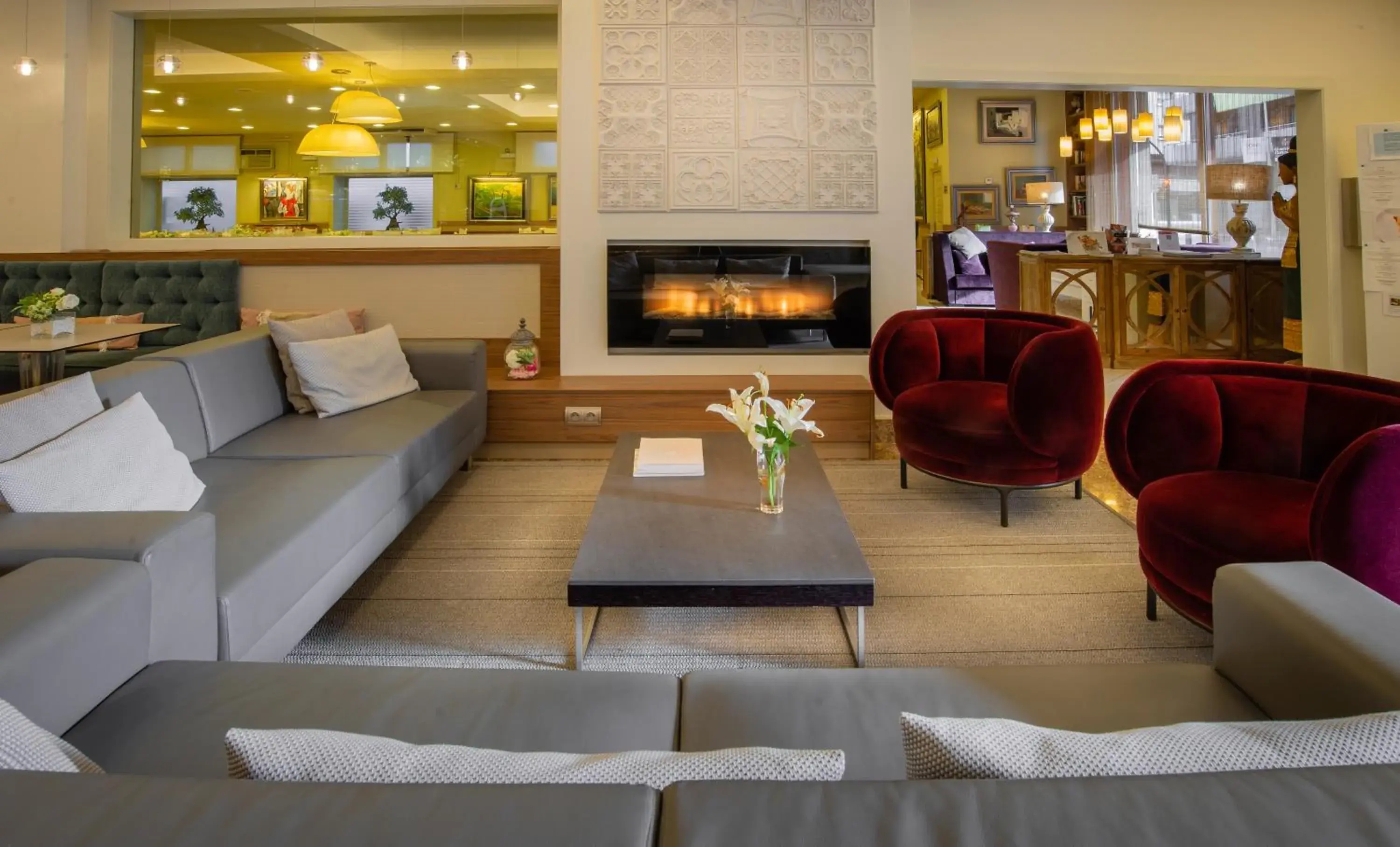 Property building in Hotel Pirineos Figueres by Pierre & Vacances Property building in Hotel Pirineos Figueres by Pierre & Vacances