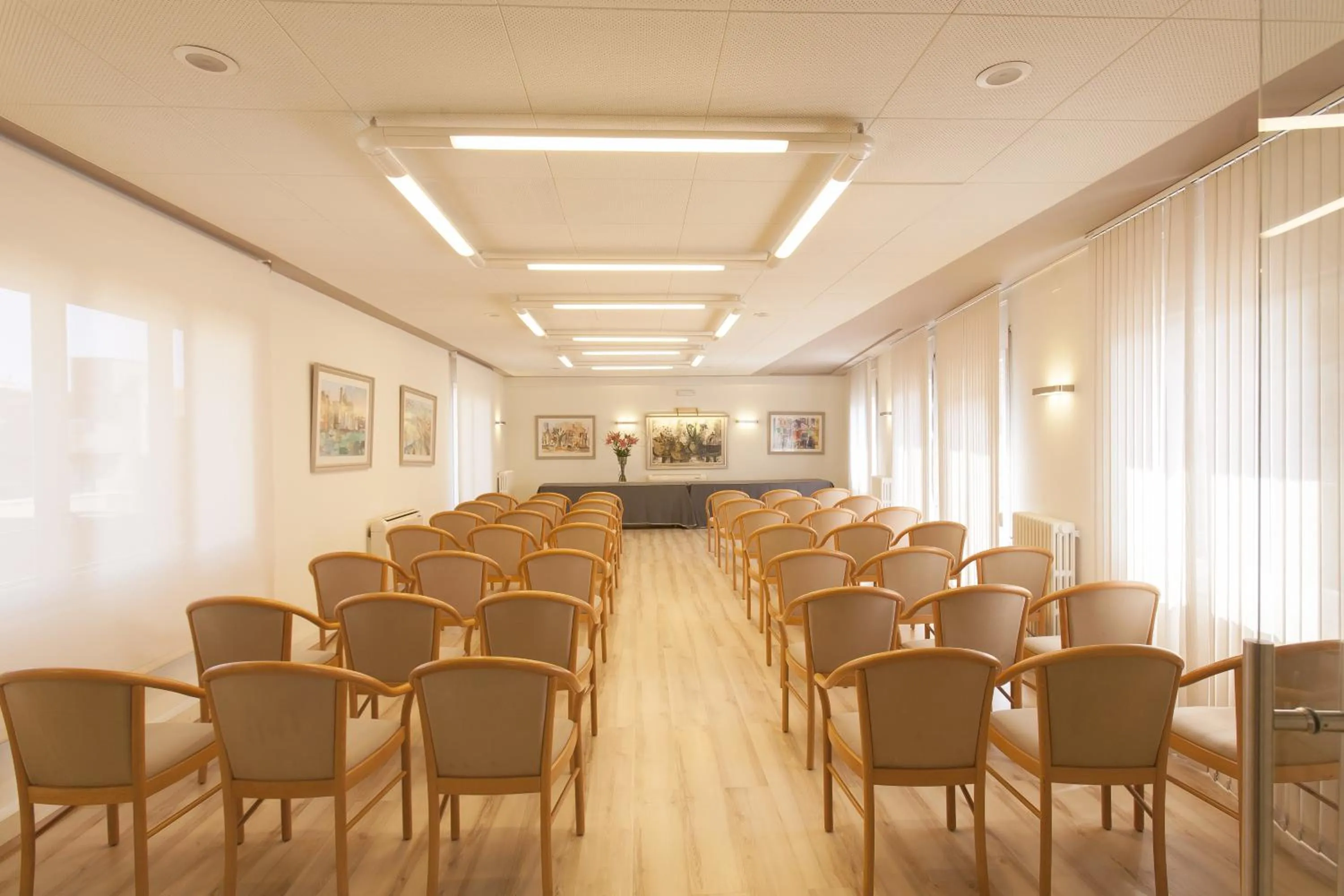 Meeting/conference room in Hotel Pirineos Figueres by Pierre & Vacances
