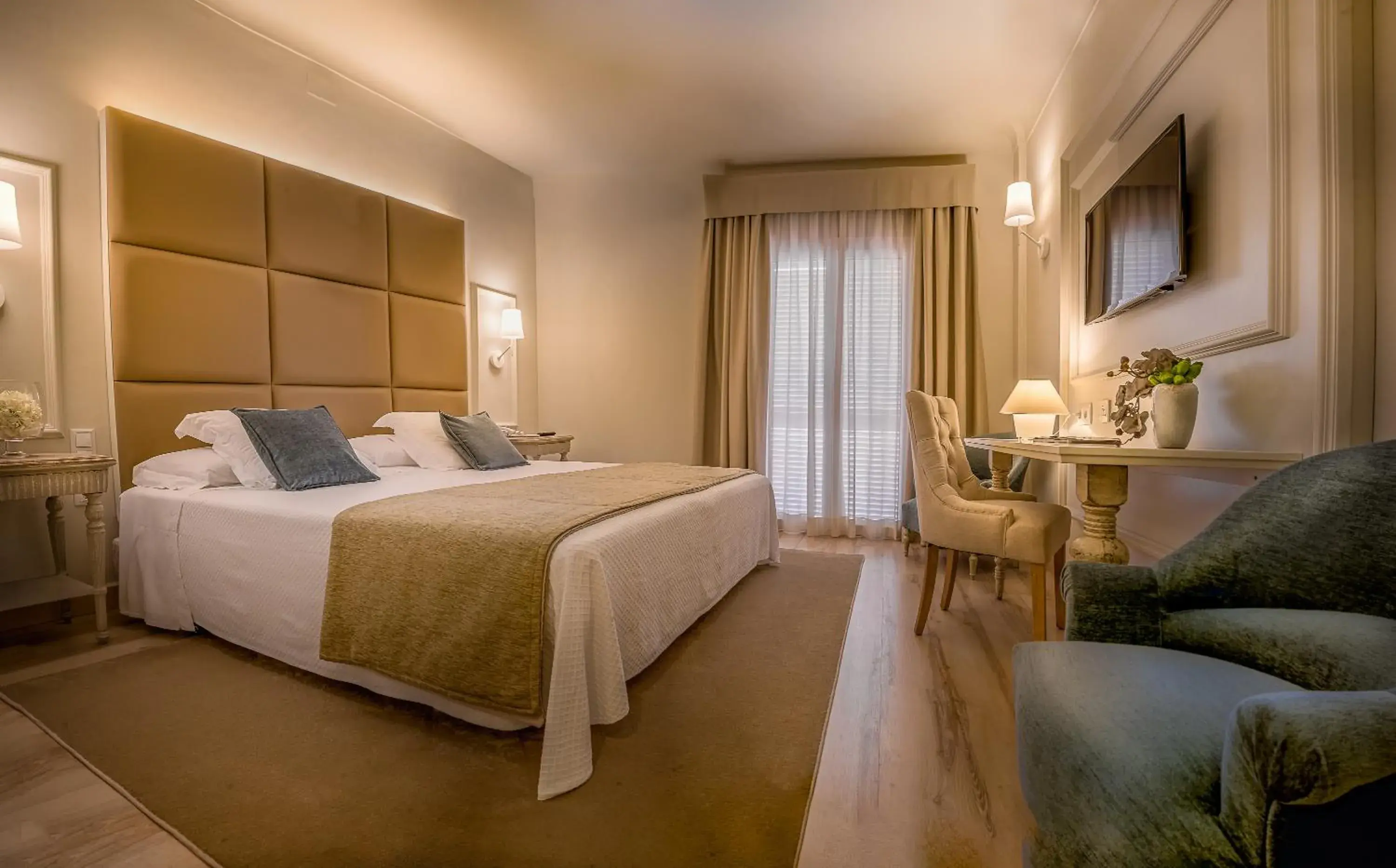 Photo of the whole room, Bed in Hotel Pirineos Figueres by Pierre & Vacances Photo of the whole room, Bed in Hotel Pirineos Figueres by Pierre & Vacances