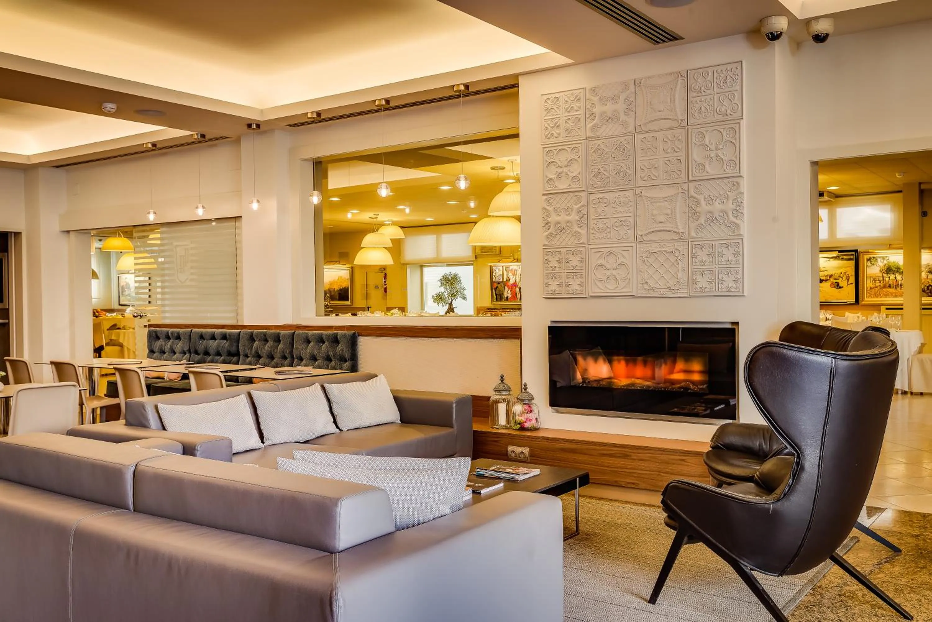 Lobby or reception in Hotel Pirineos Figueres by Pierre & Vacances