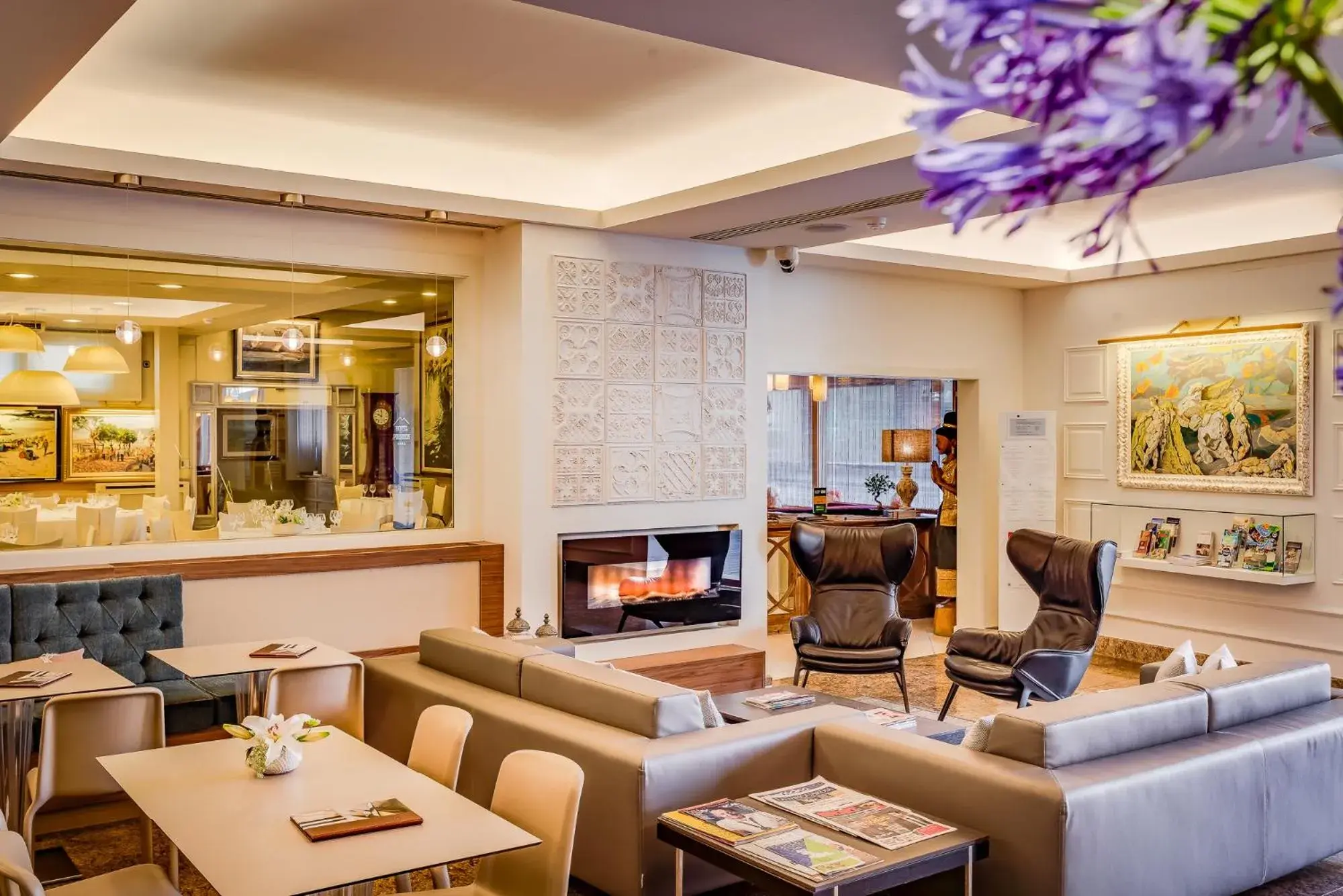 Lobby or reception in Hotel Pirineos Figueres by Pierre & Vacances Lobby or reception in Hotel Pirineos Figueres by Pierre & Vacances