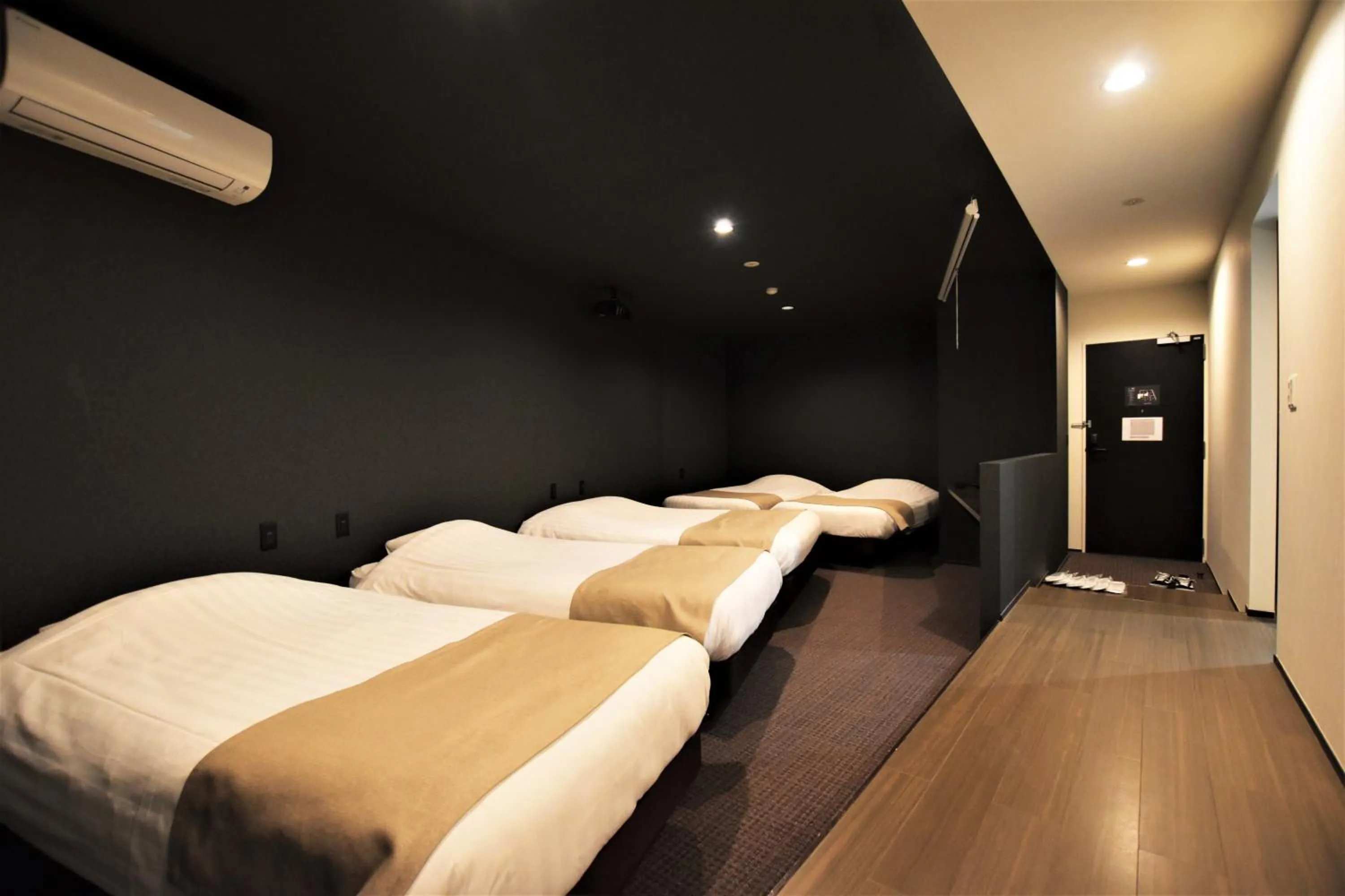 Photo of the whole room, Bed in Randor Residence Tokyo Suites