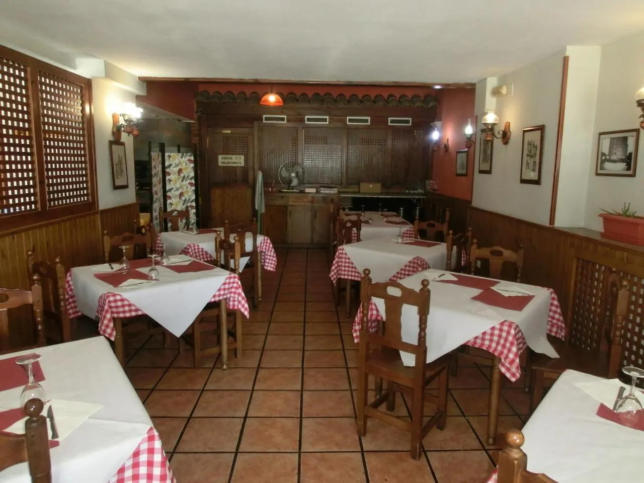 Restaurant/places to eat in Hostal Jaime I