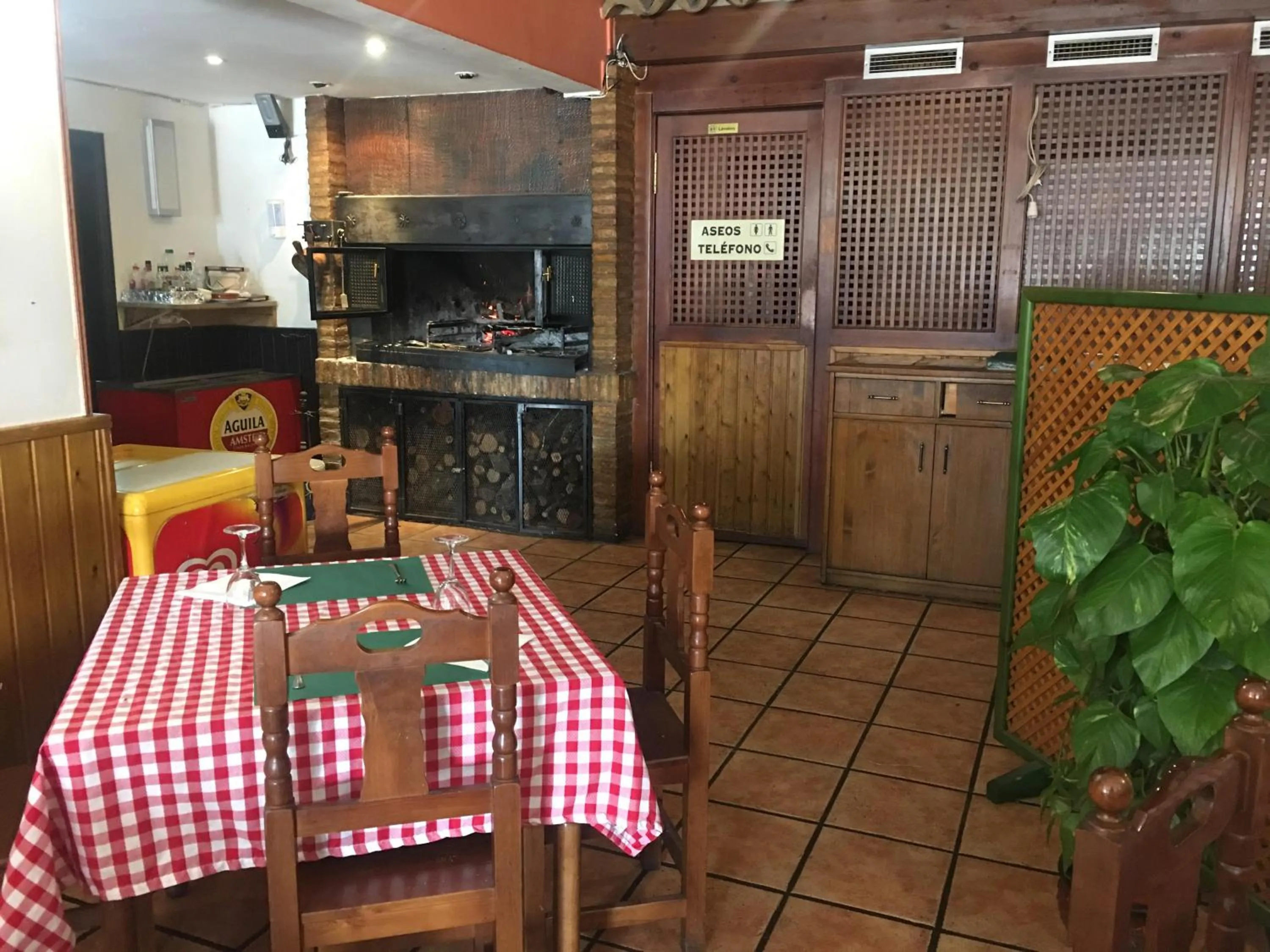 Restaurant/places to eat in Hostal Jaime I