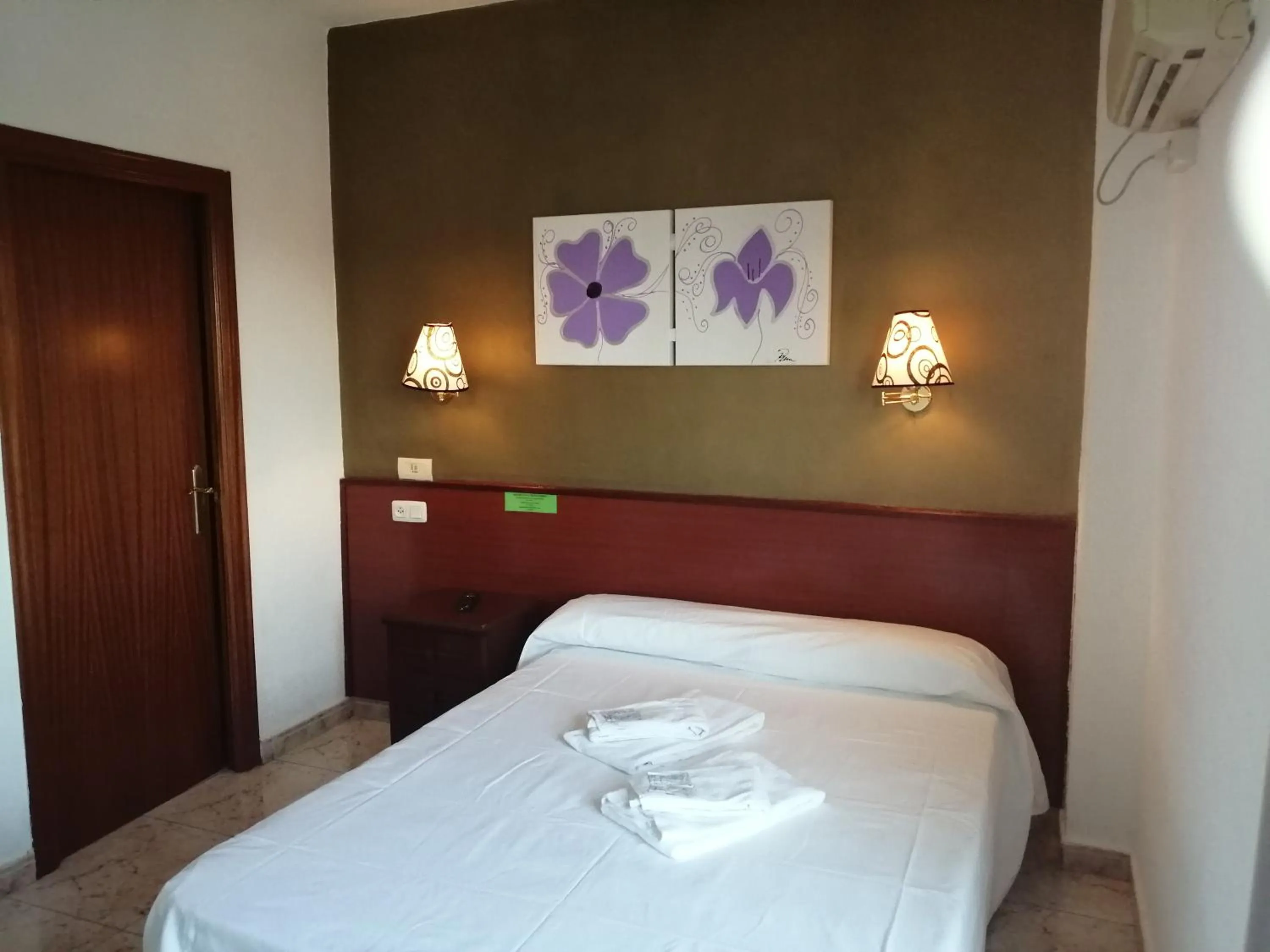 Bed in Hostal Jaime I