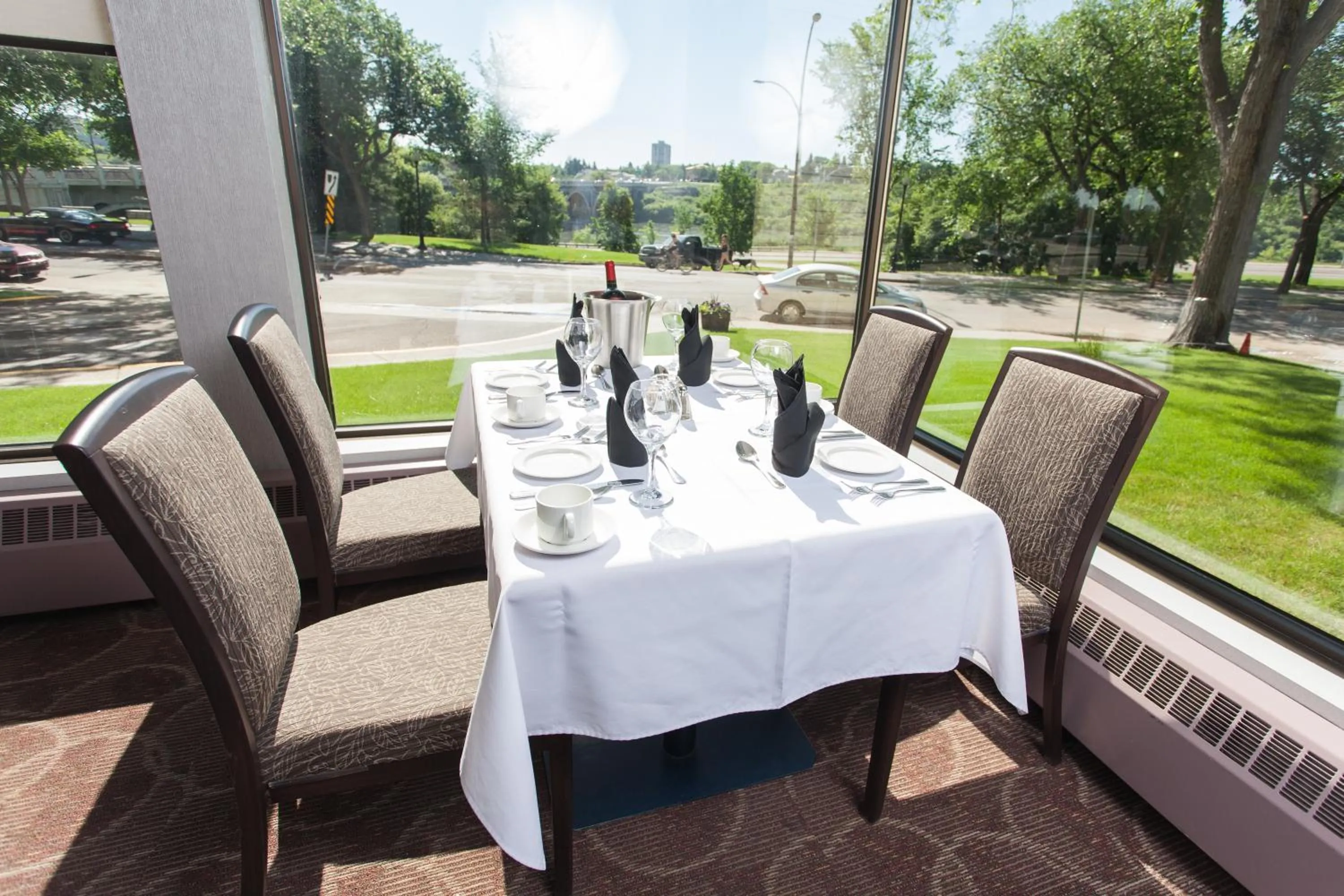 Restaurant/places to eat in West Wing at Park Town