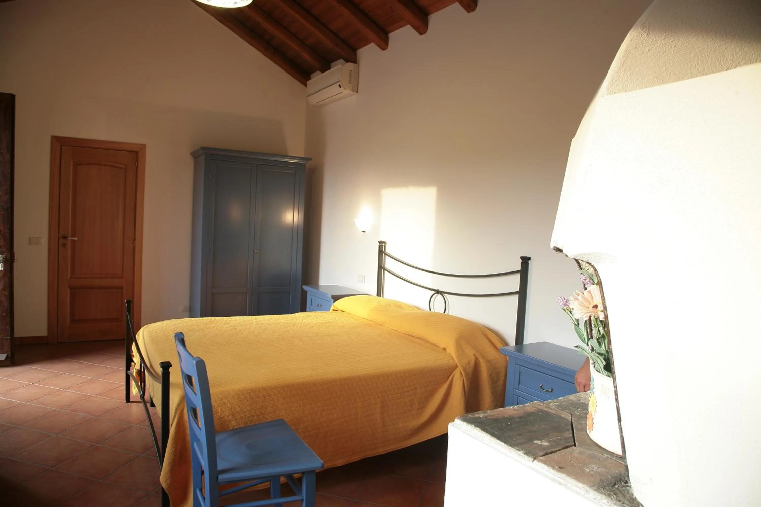 Photo of the whole room, Bed in Agriturismo Galea