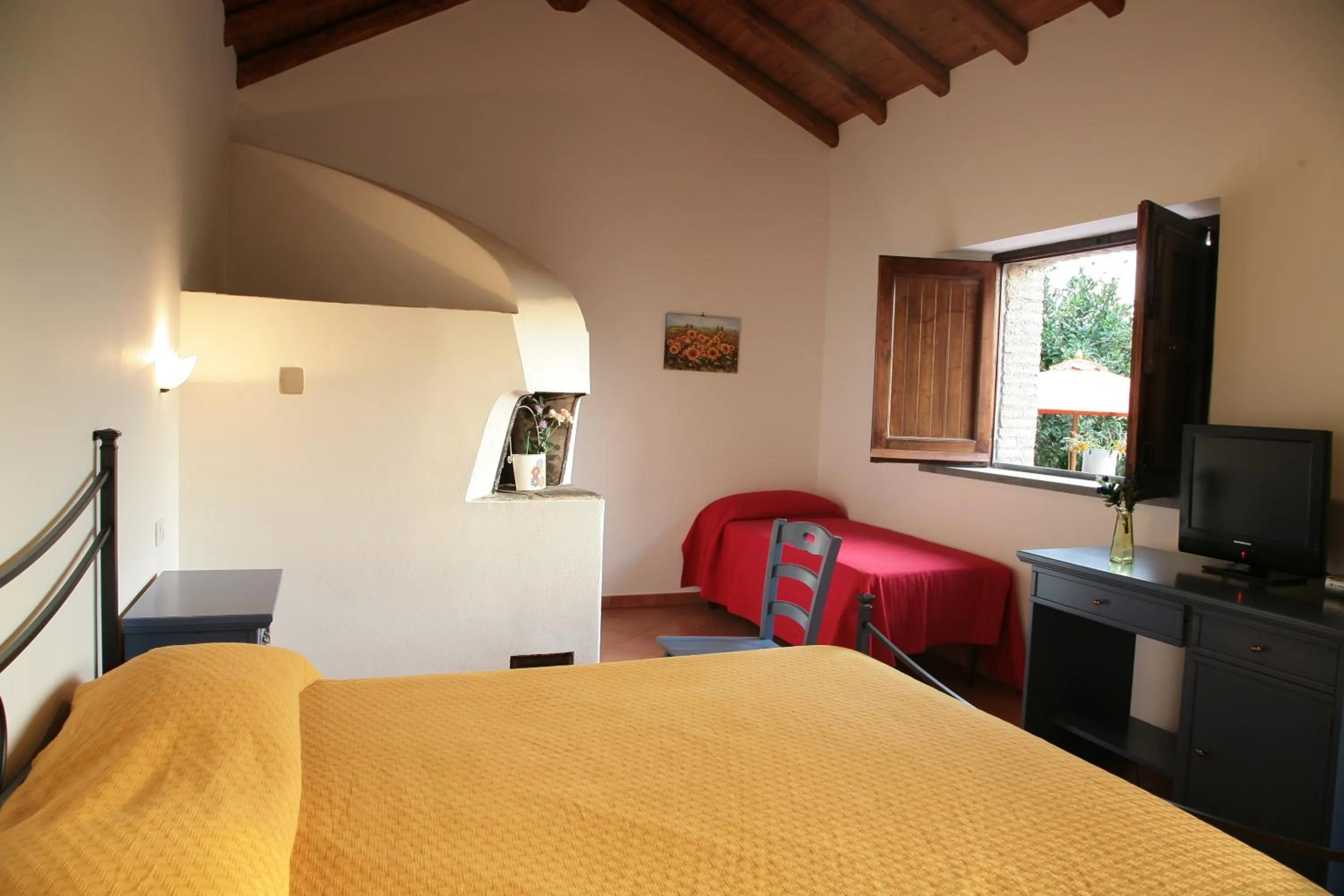 Photo of the whole room, Bed in Agriturismo Galea