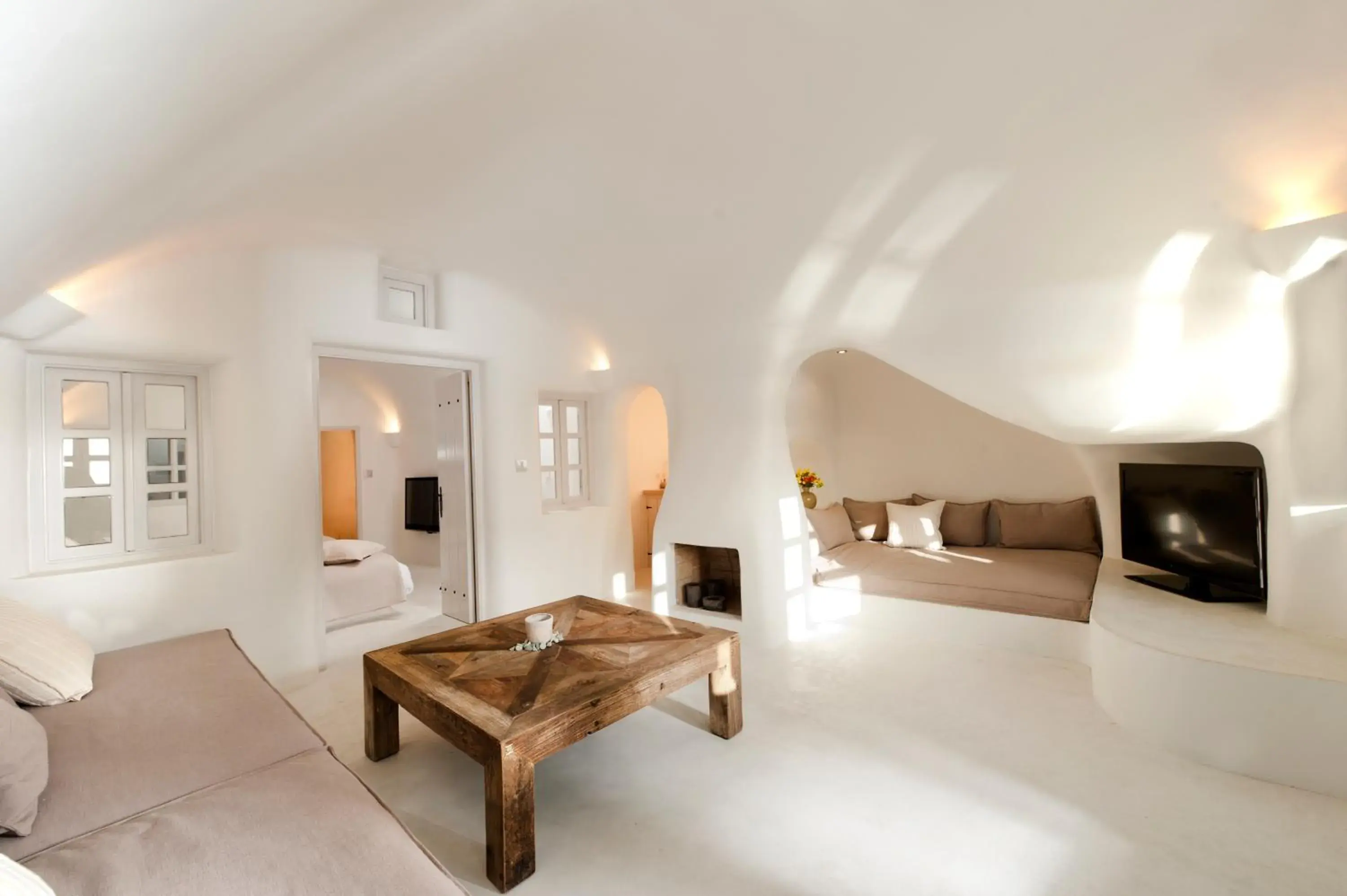 TV and multimedia, Bed in Kapari Natural Resort TV and multimedia, Bed in Kapari Natural Resort