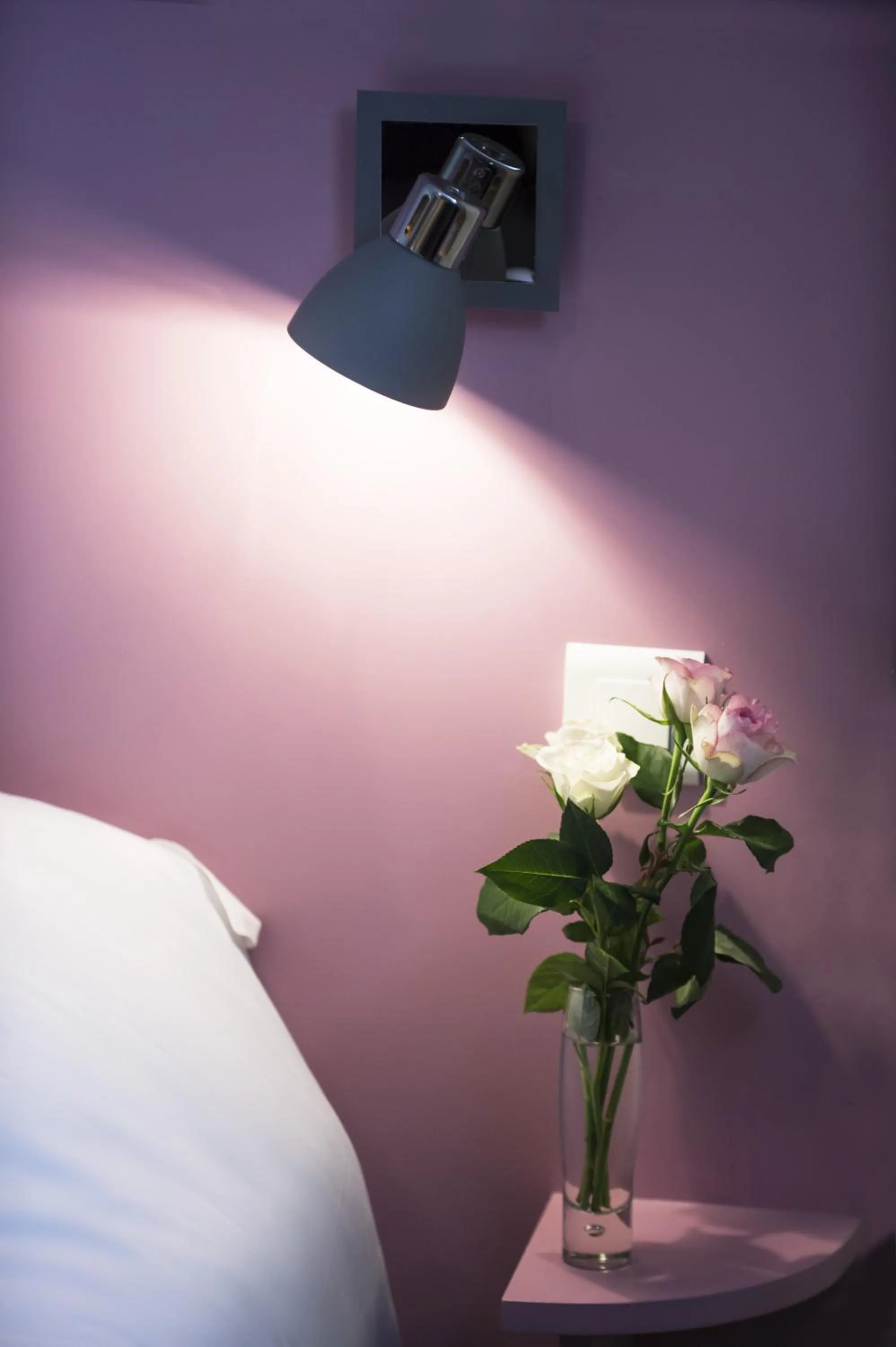 Decorative detail, Bed in Cristal Hôtel Restaurant - Logis Hotels