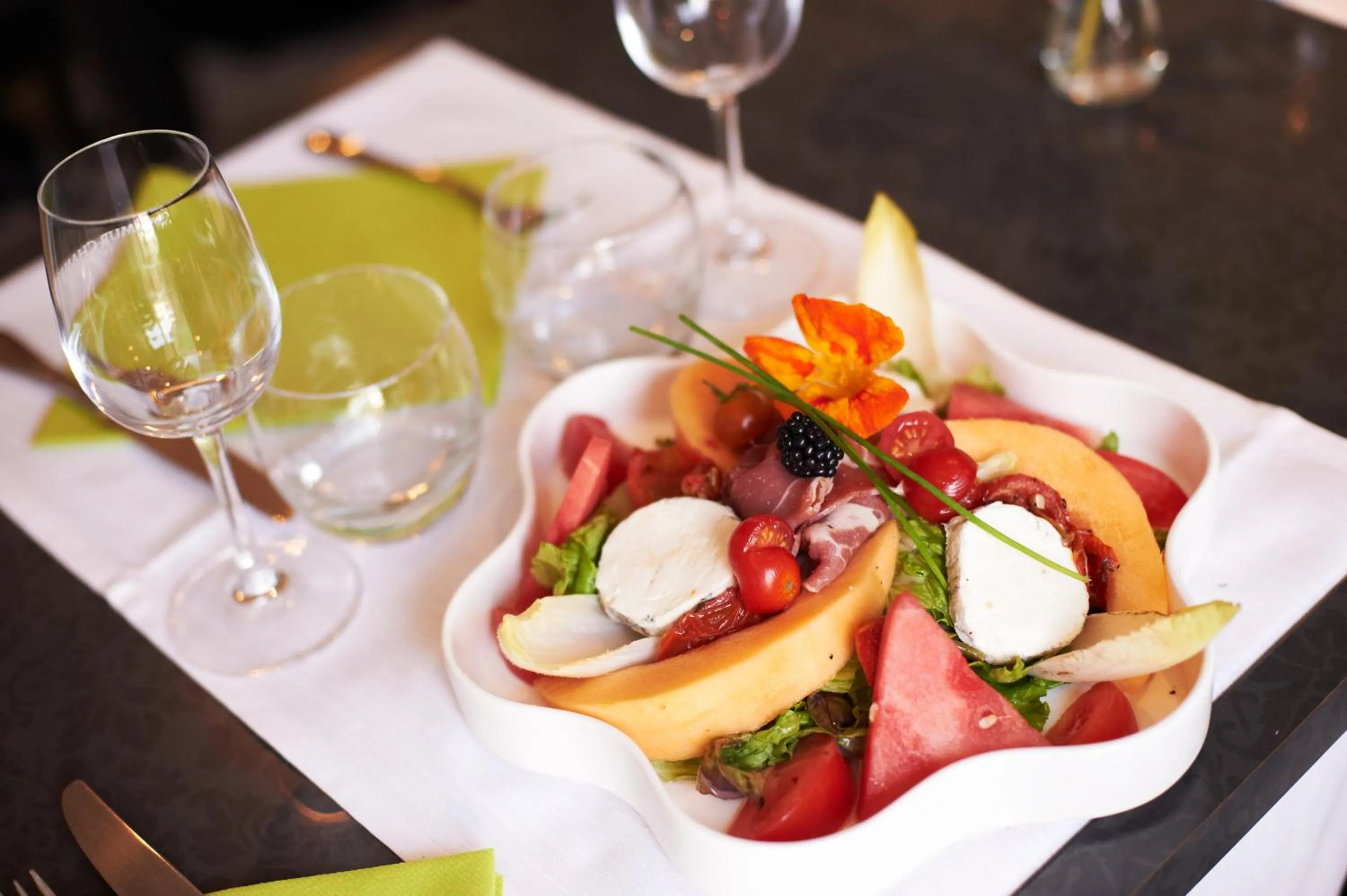 Restaurant/places to eat in Cristal Hôtel Restaurant - Logis Hotels