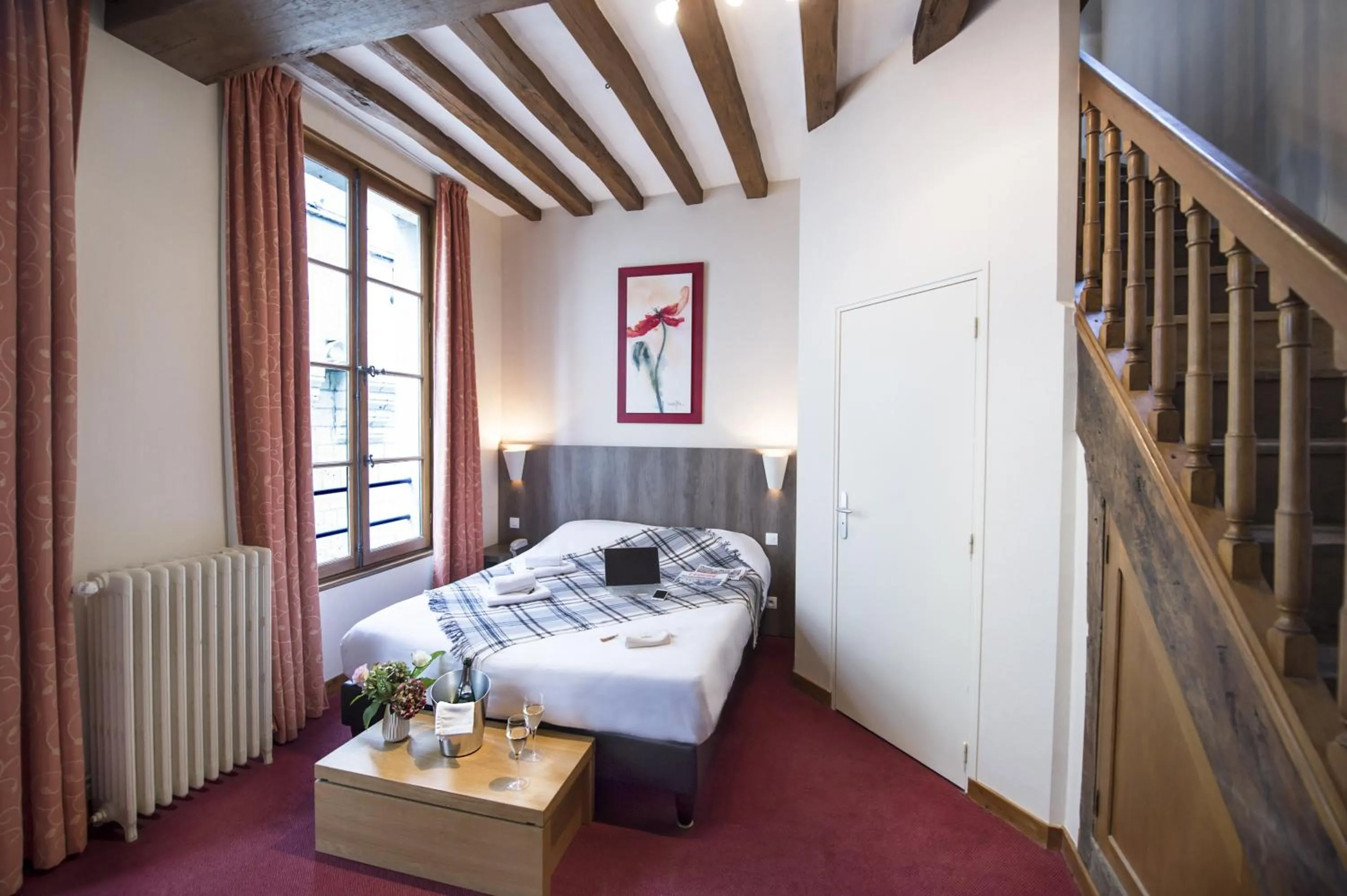 Bedroom, Bed in Cristal Hôtel Restaurant - Logis Hotels