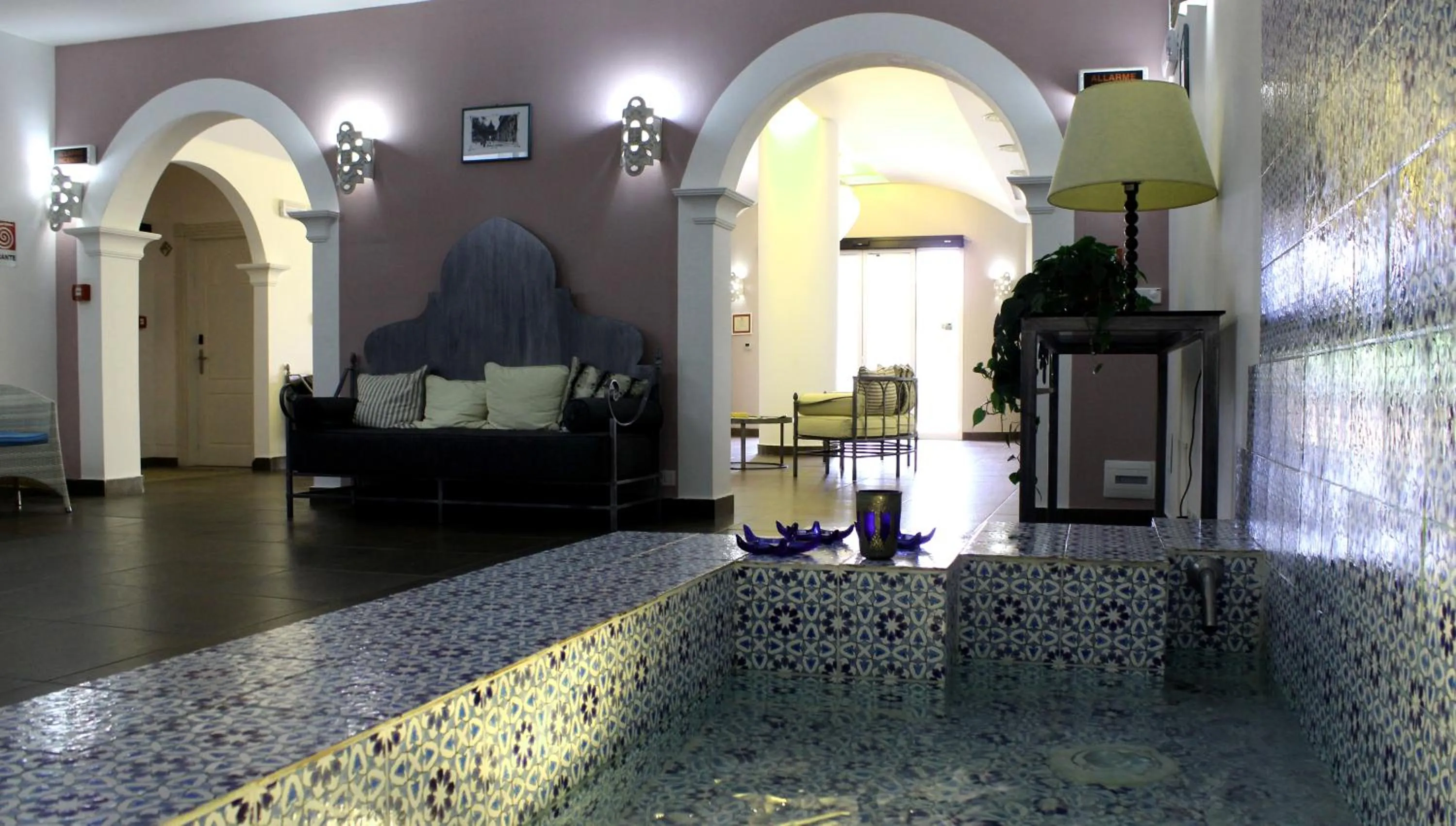 Decorative detail in Hotel O'scià