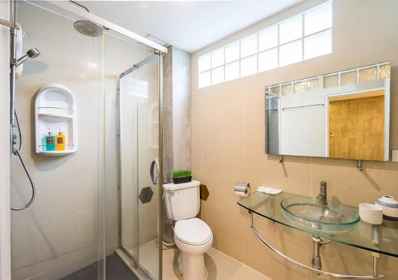 Bathroom in Ton Aor Place Hotel