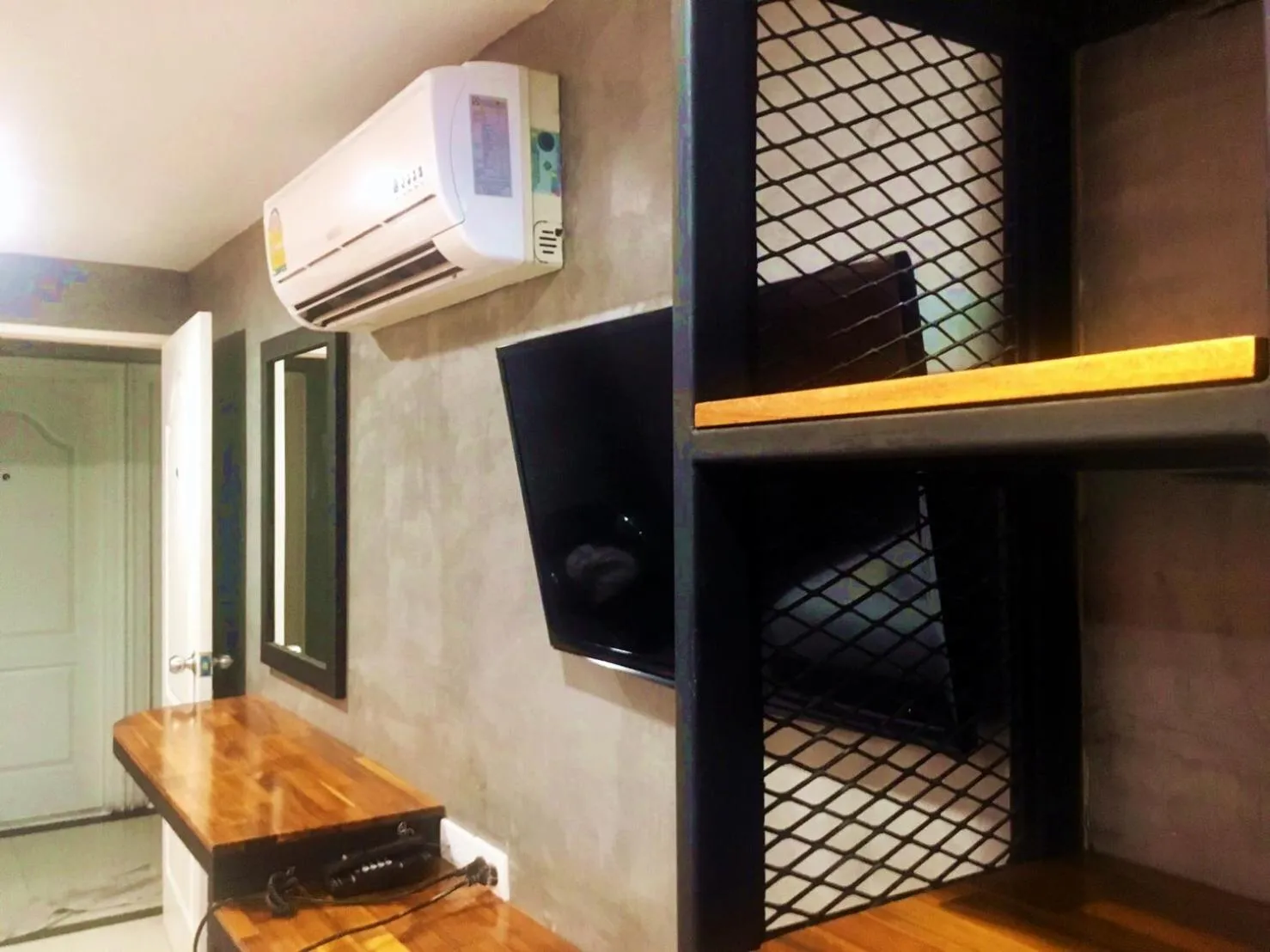 TV and multimedia in Ton Aor Place Hotel