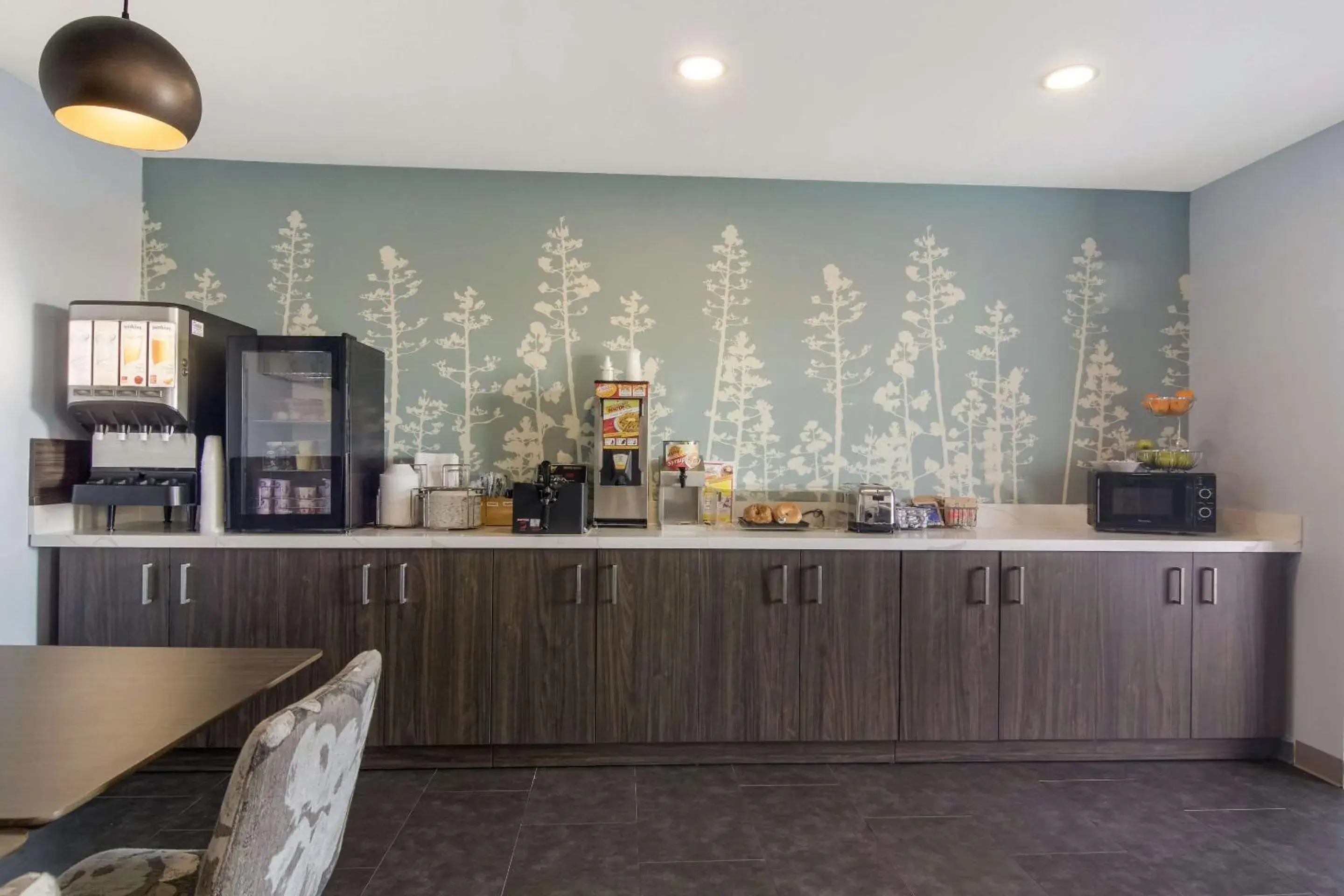 Breakfast in Sleep Inn & Suites Clarion, PA near I-80 Breakfast in Sleep Inn & Suites Clarion, PA near I-80