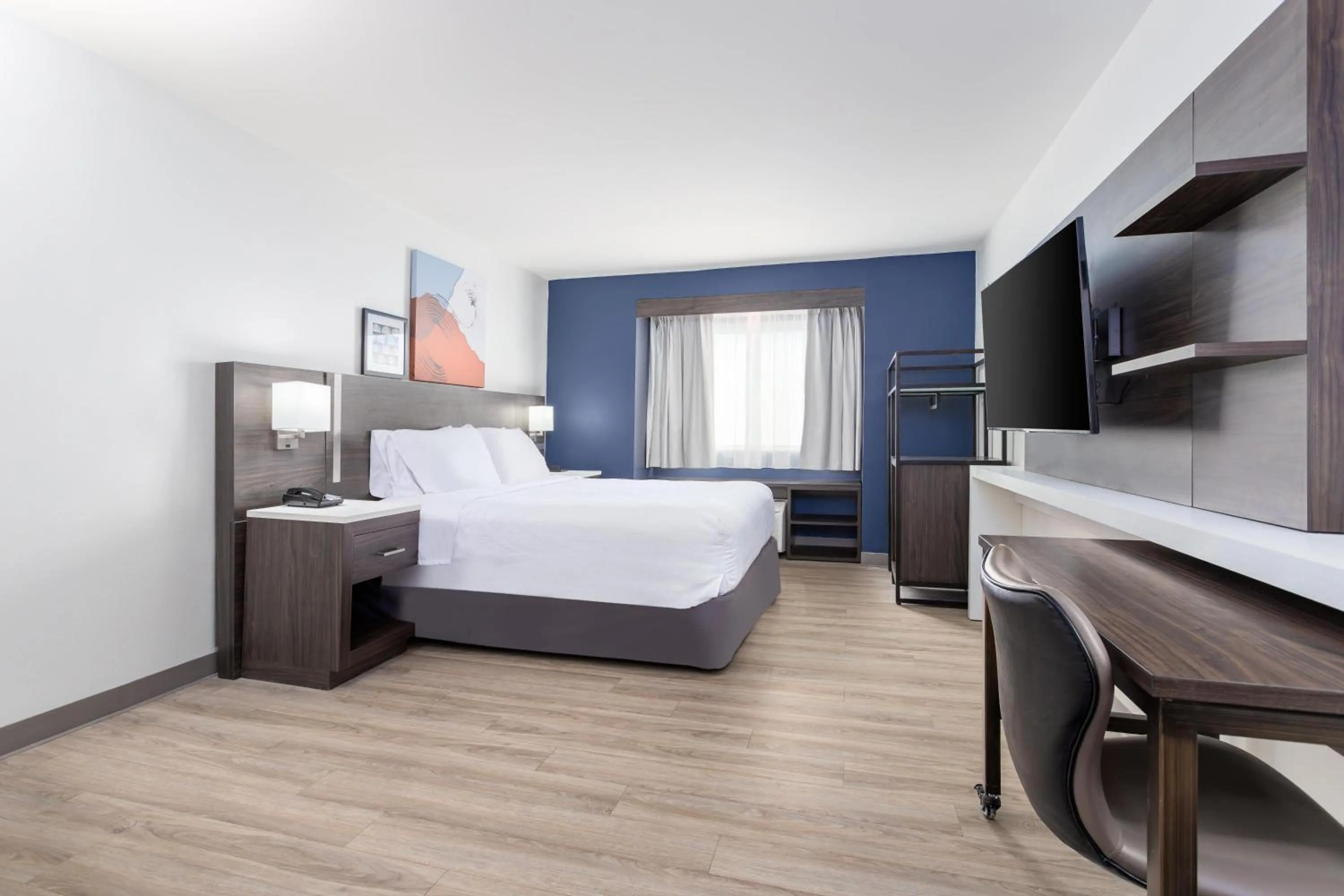 Bed in Spark by Hilton Clarion