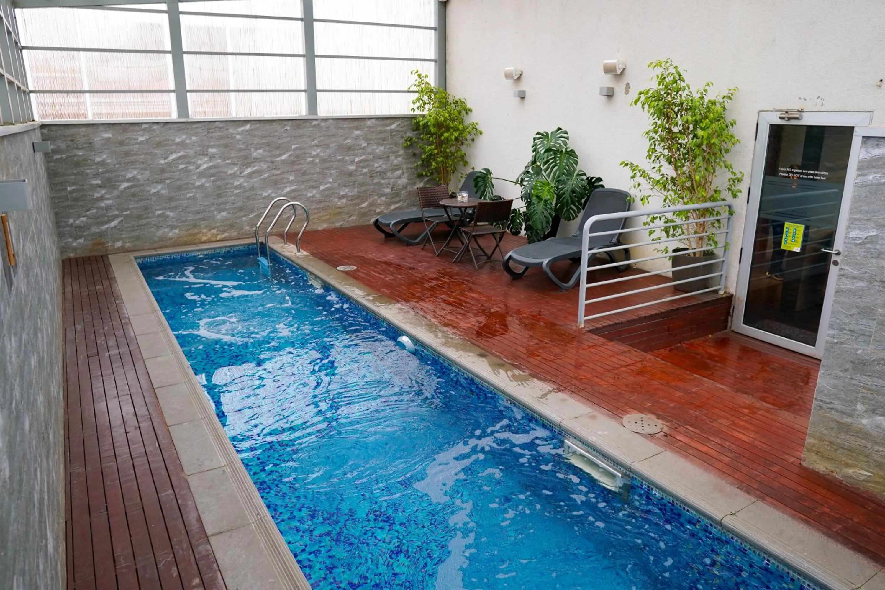 Pool view in Hotel Parada Linares