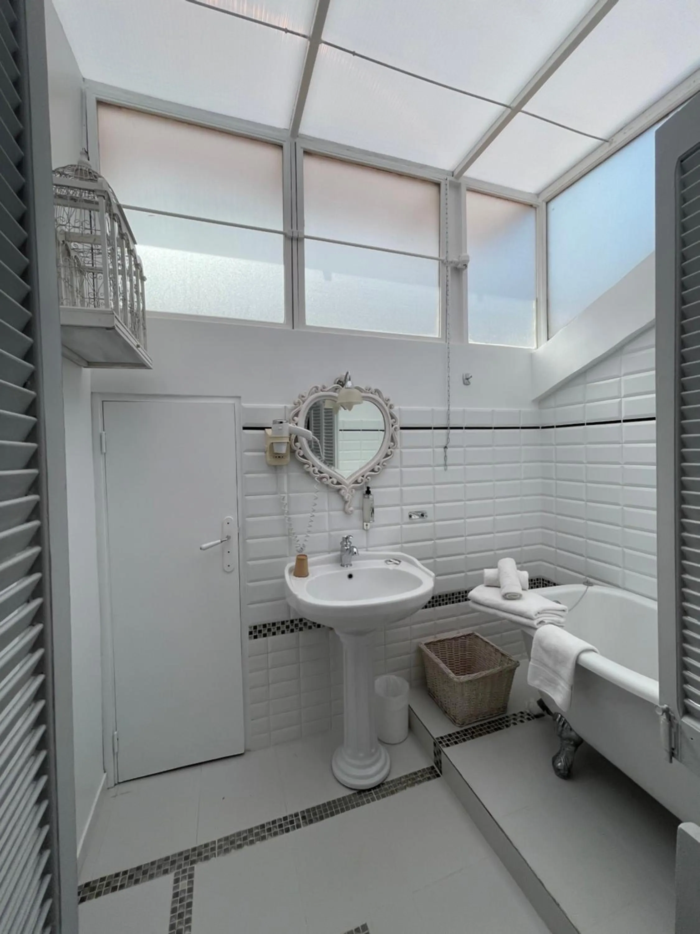 Bathroom in Hotel le Romanesque