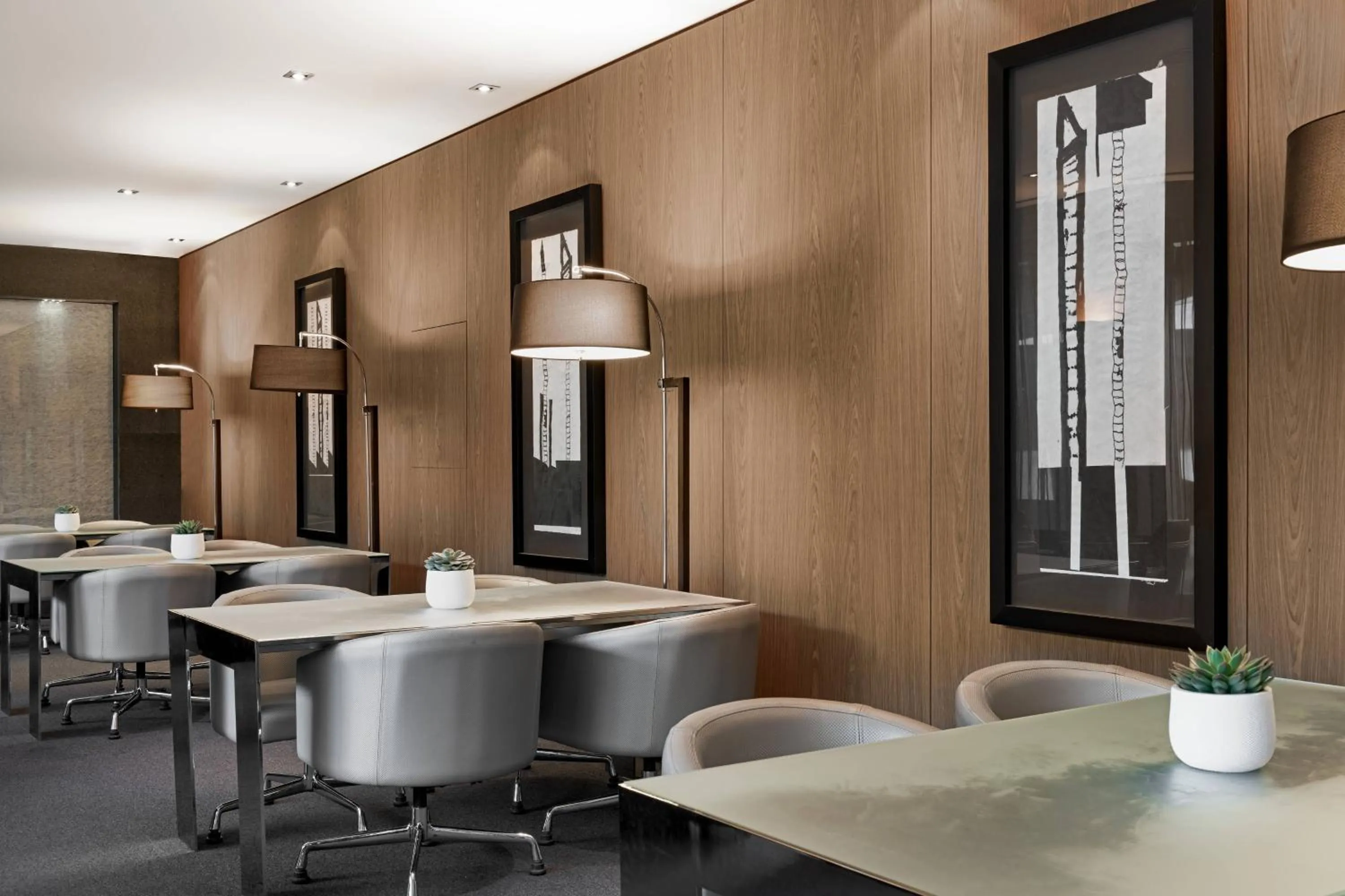 Lounge or bar in AC Hotel Atocha by Marriott