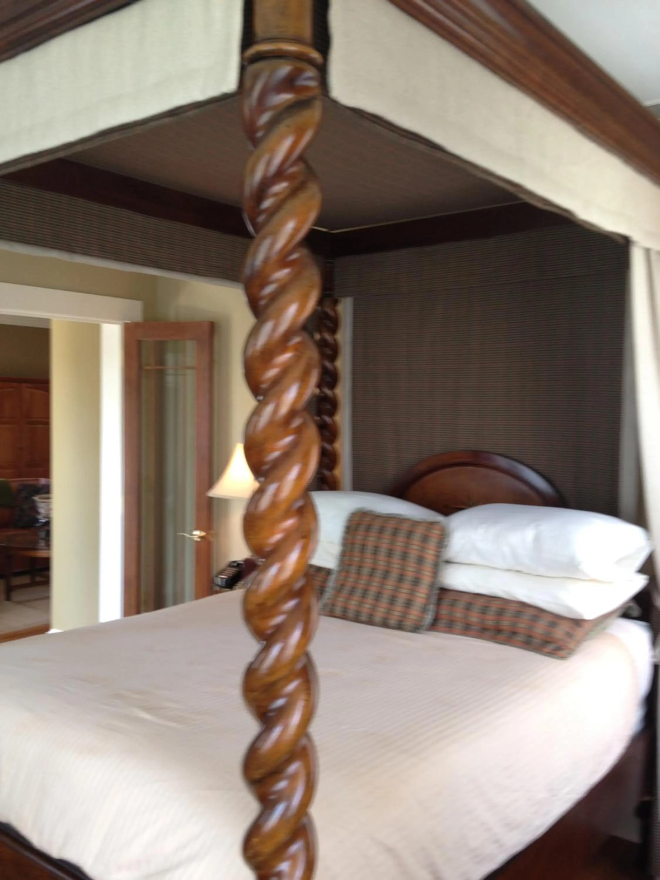 Bedroom, Bed in The Belvedere Inn & Restaurant