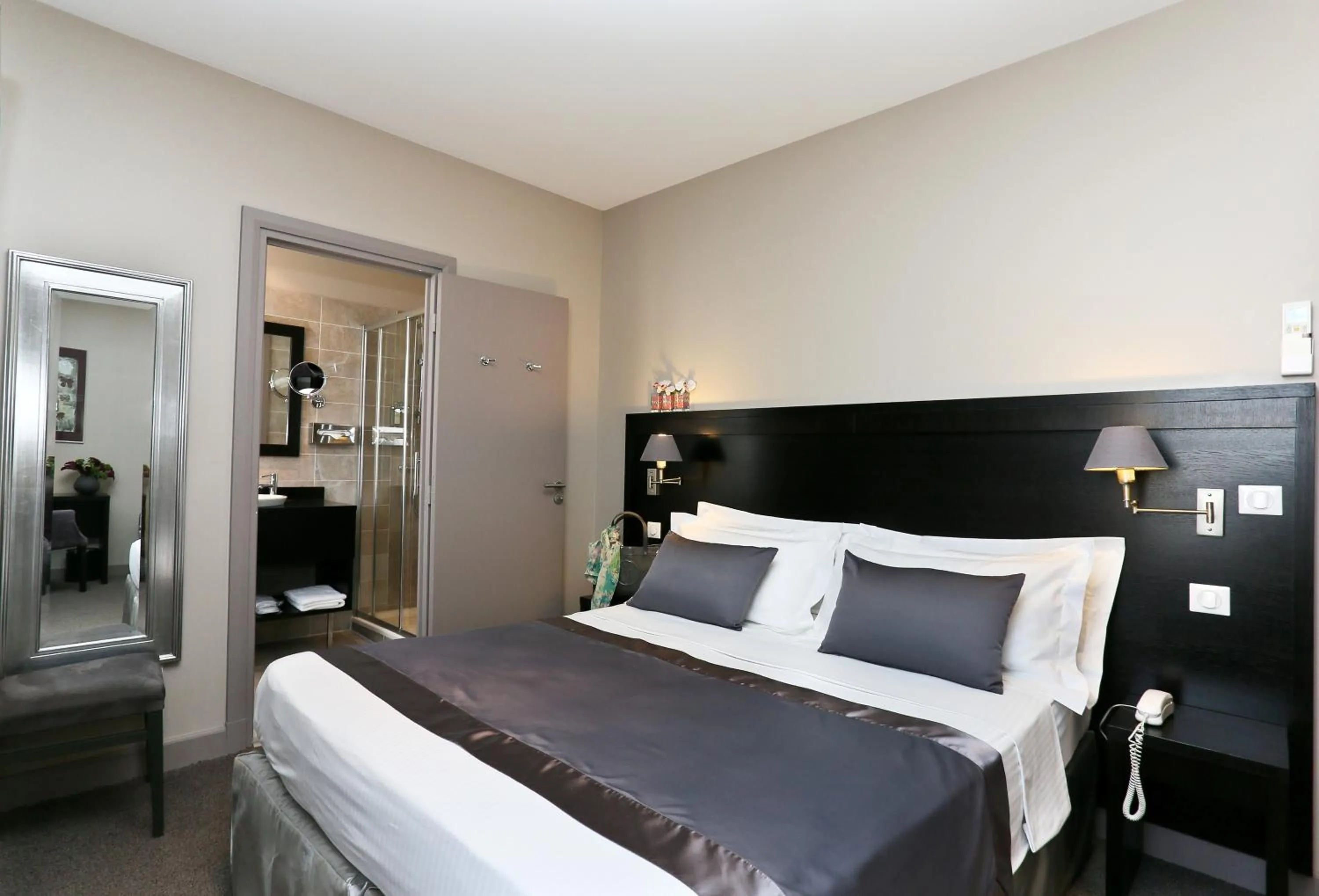 Photo of the whole room, Bed in La Place Boutique Hotel