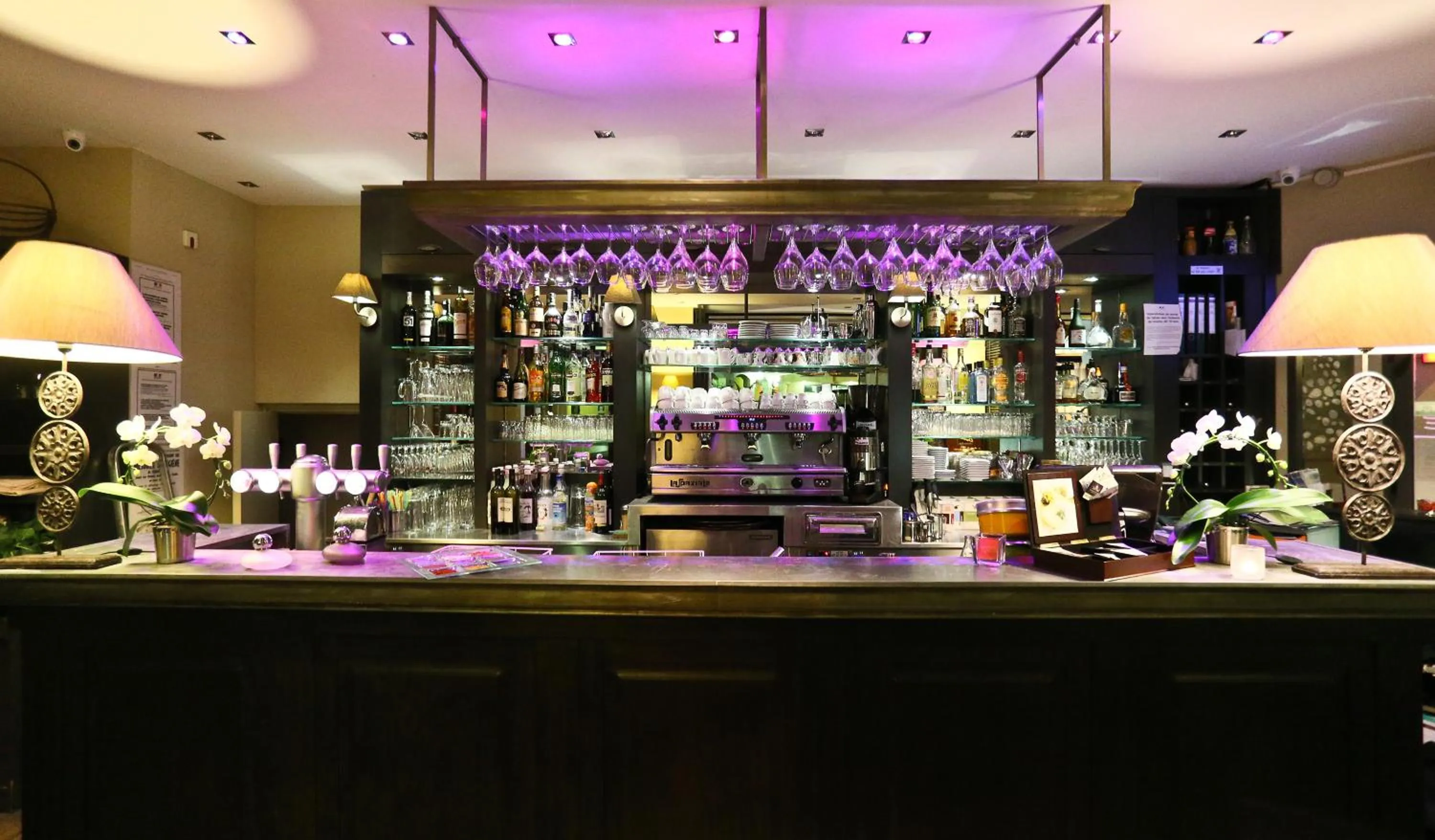 Lounge or bar in La Place Boutique Hotel