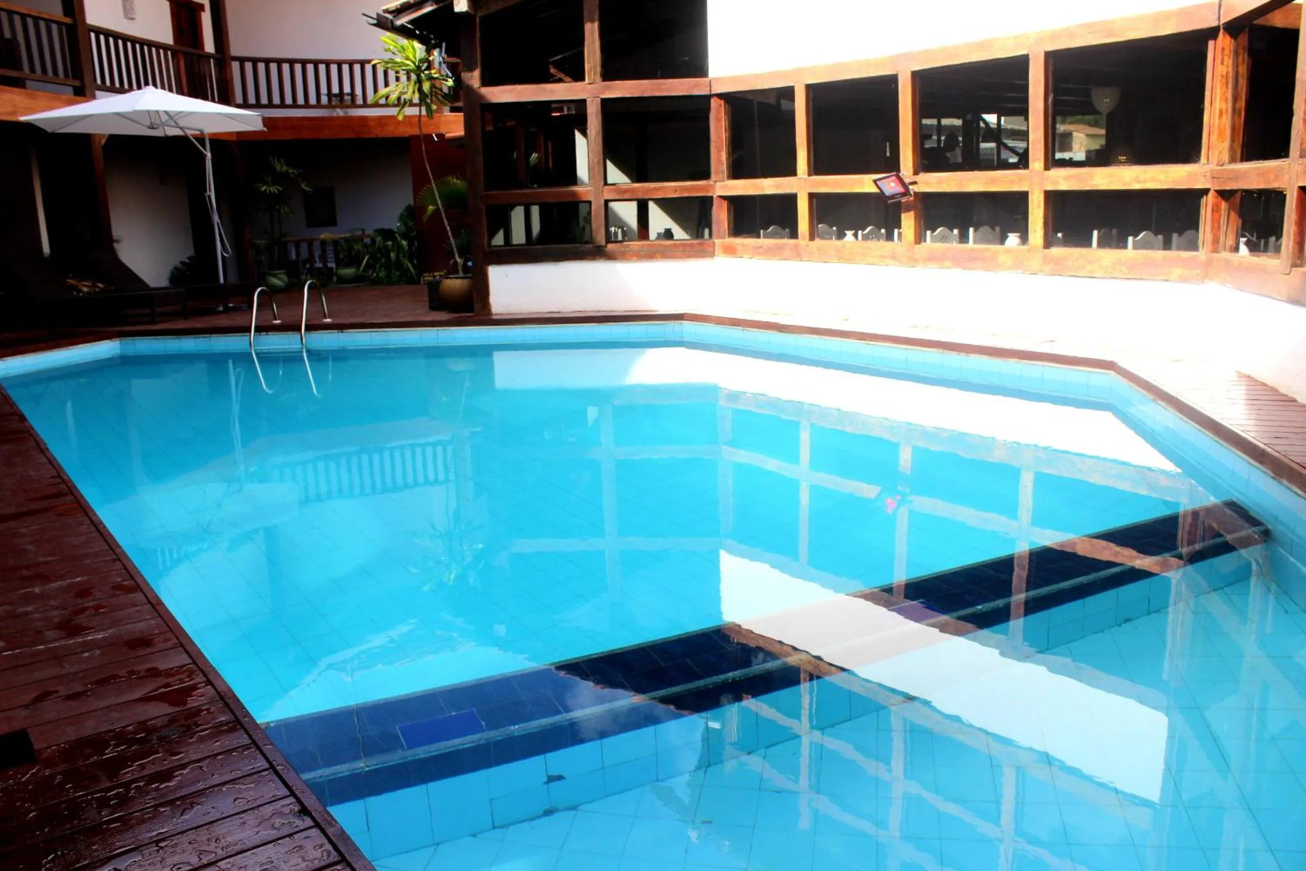 Swimming pool in Novo Hotel Galeão