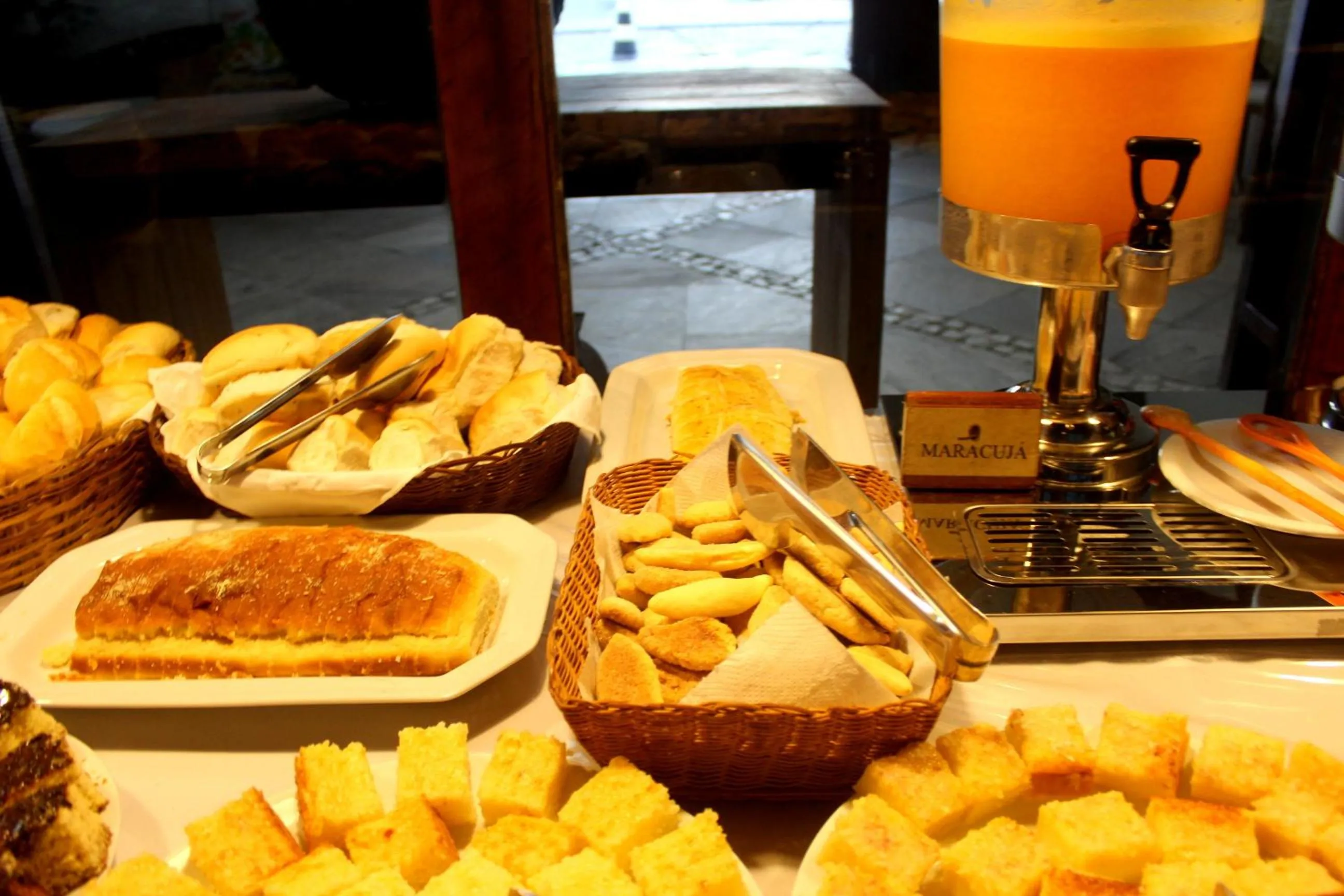 Buffet breakfast in Novo Hotel Galeão