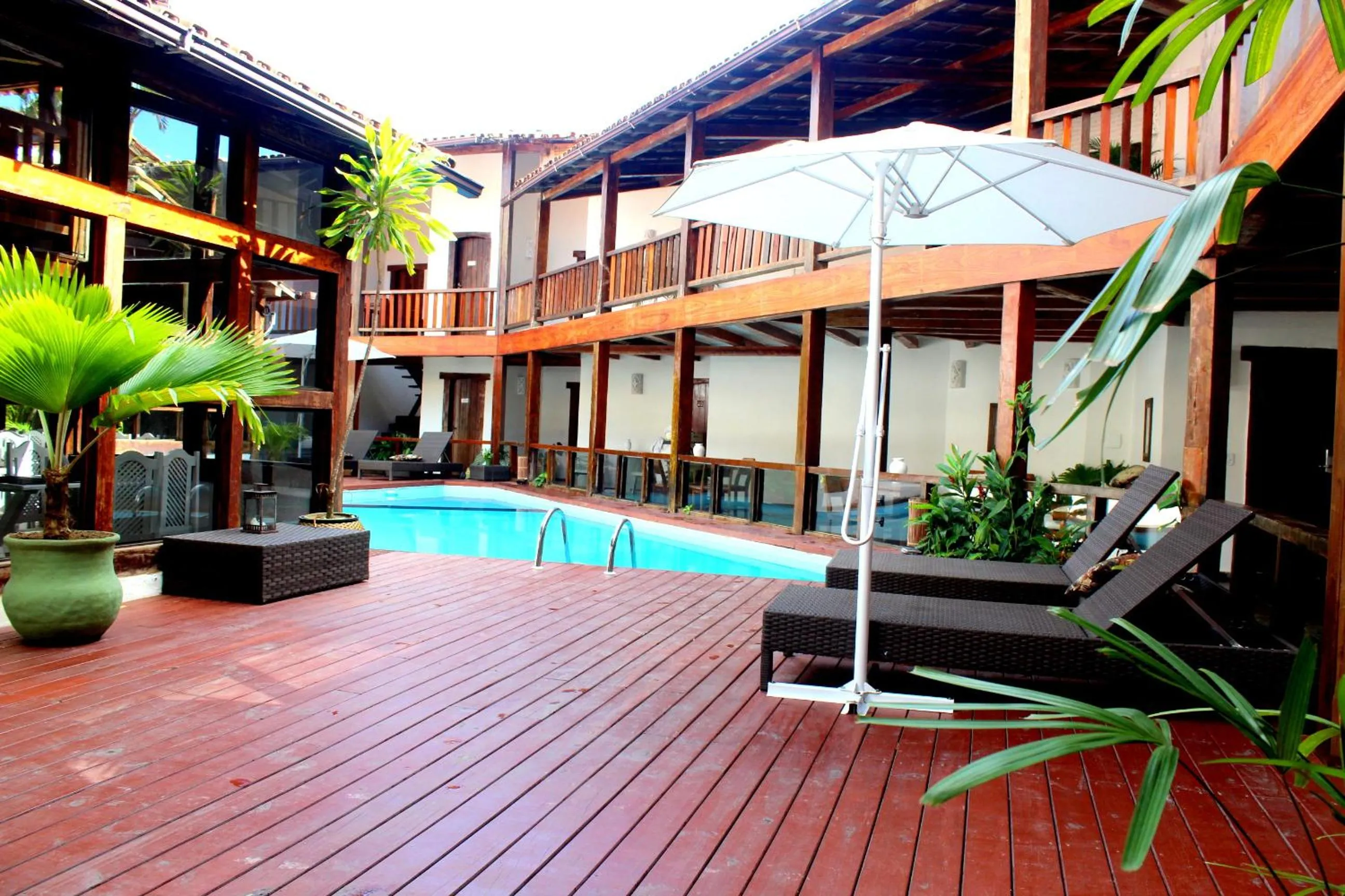 Swimming pool in Novo Hotel Galeão