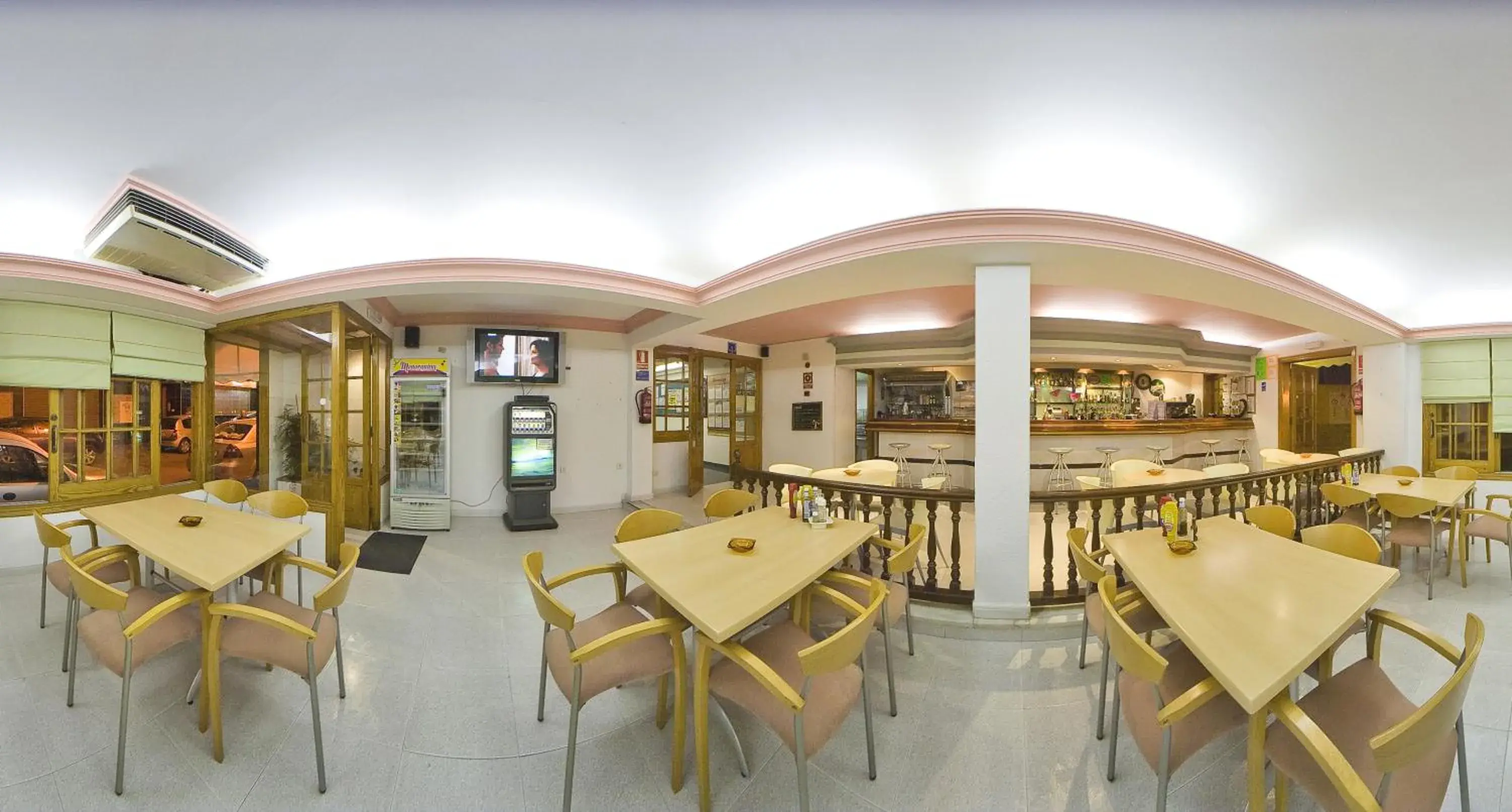Restaurant/places to eat in Hostal Adelino Restaurant/places to eat in Hostal Adelino